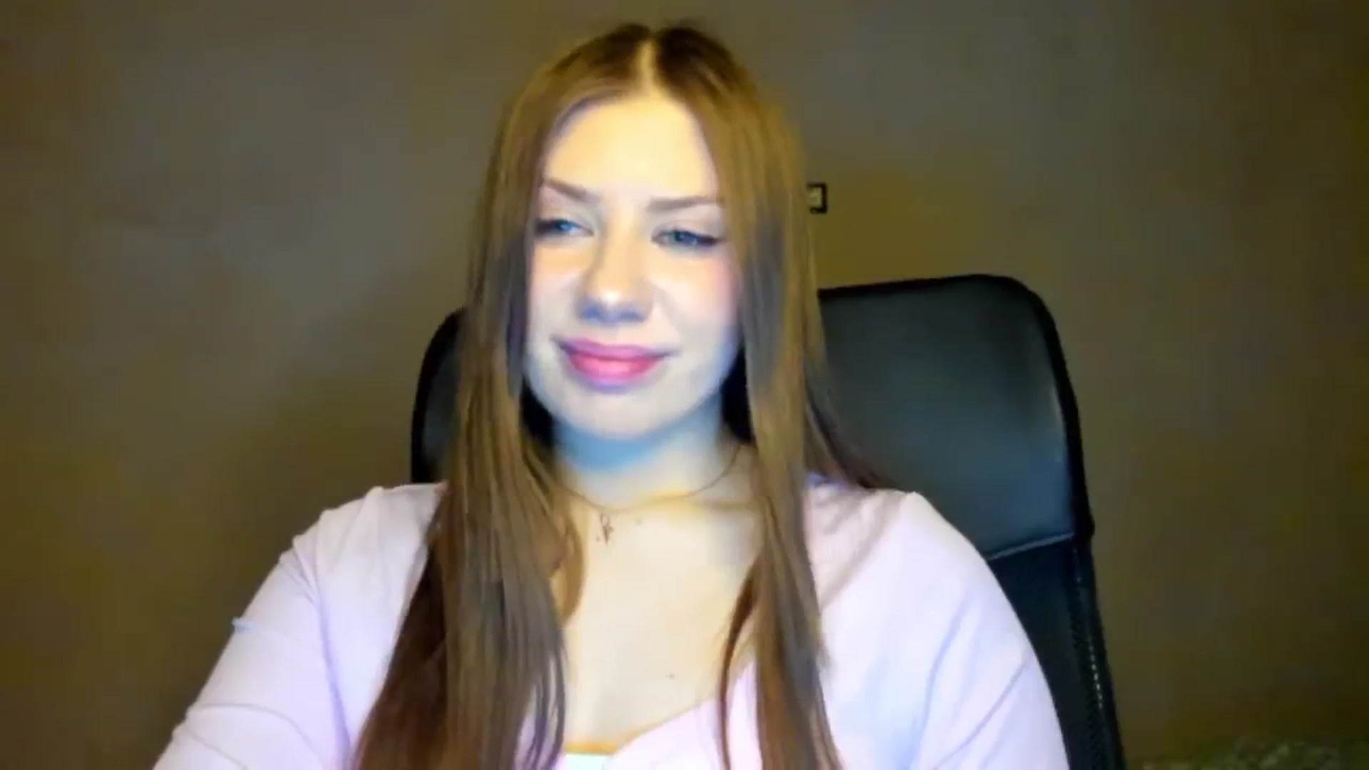 Gallery image thumbnail from FlyingDream's myfreecams stream on, 03/19/2026, 18:00 image 17 of 20