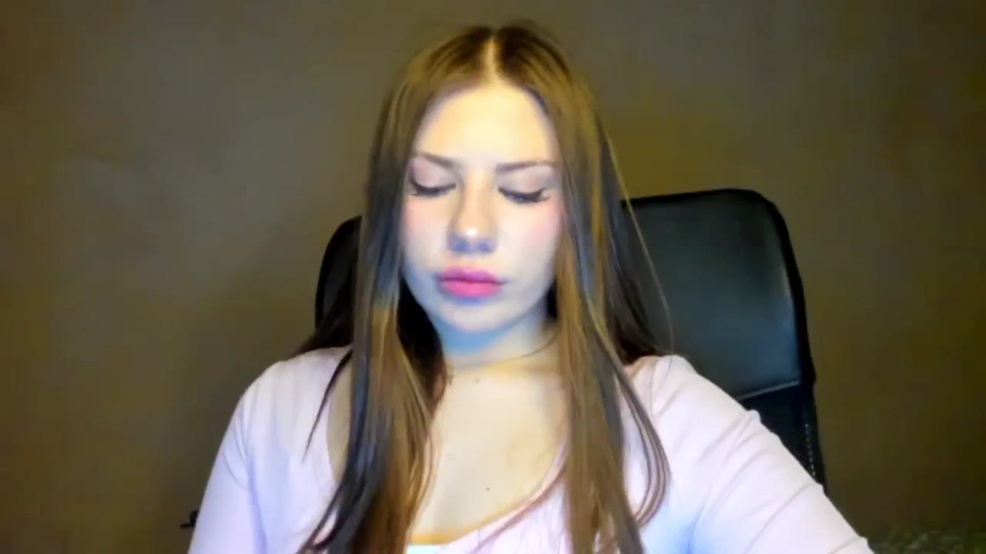 Gallery image thumbnail from FlyingDream's myfreecams stream on, 03/19/2026, 18:00 image 11 of 20
