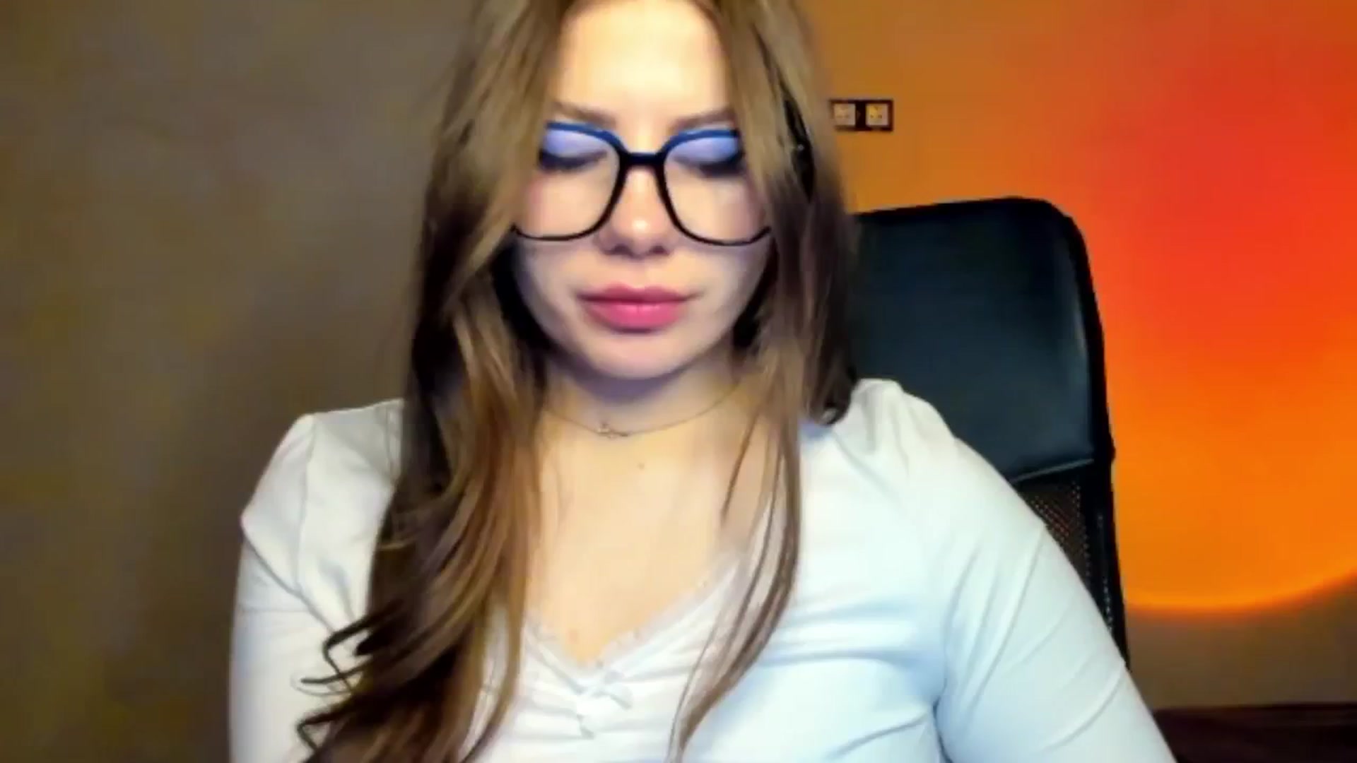 Gallery image thumbnail from FlyingDream's myfreecams stream on, 03/21/2026, 16:32 image 16 of 20