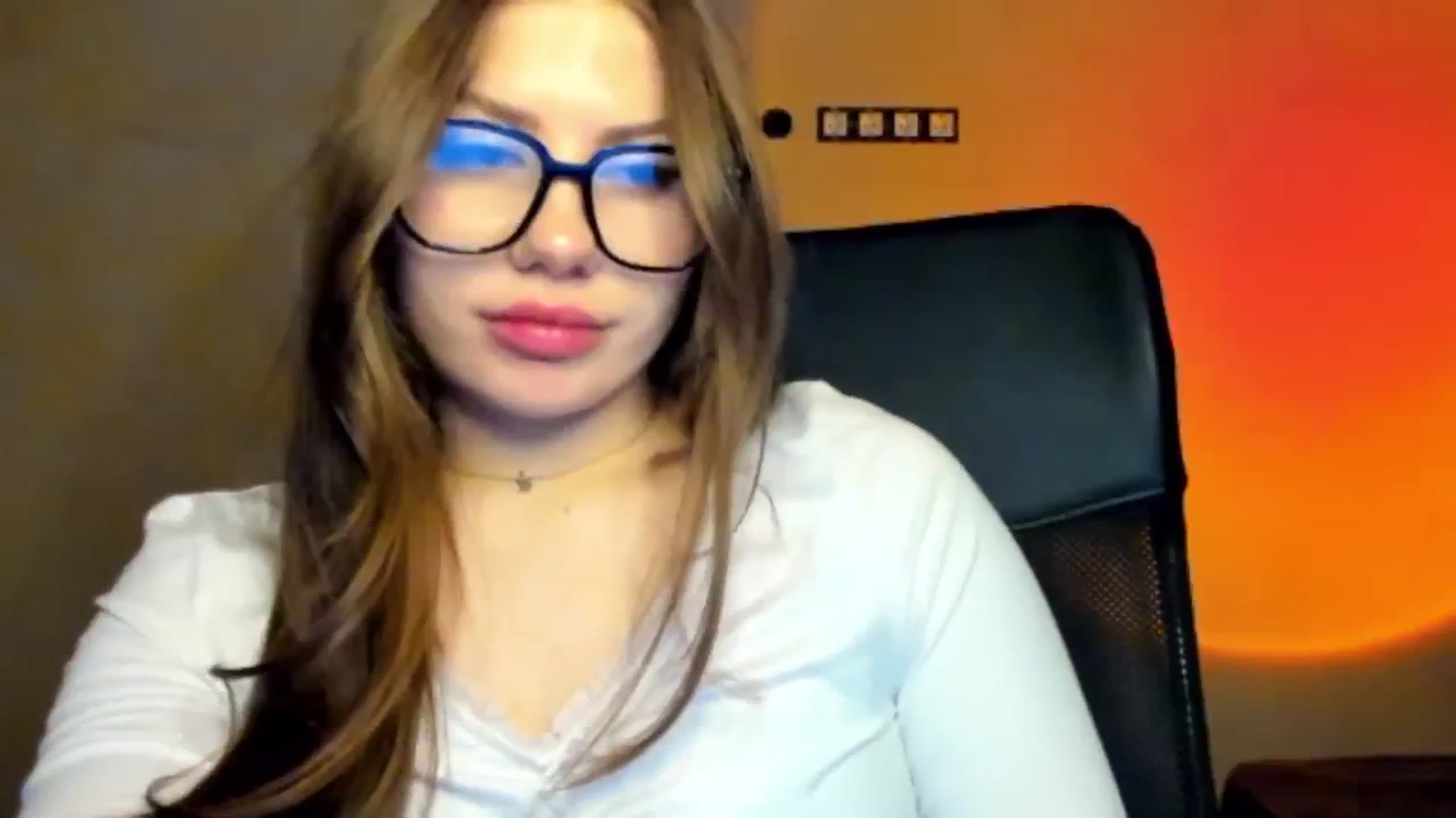 Gallery image thumbnail from FlyingDream's myfreecams stream on, 03/21/2026, 16:32 image 18 of 20