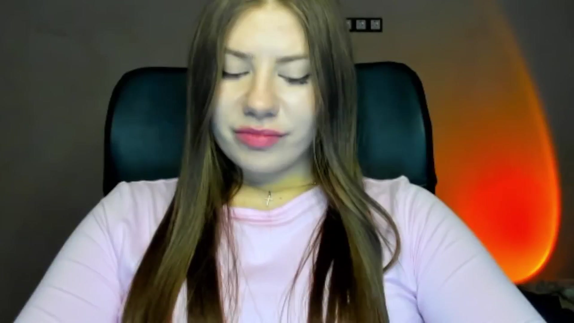 Gallery image thumbnail from FlyingDream's myfreecams stream on, 04/06/2026, 15:06 image 17 of 20