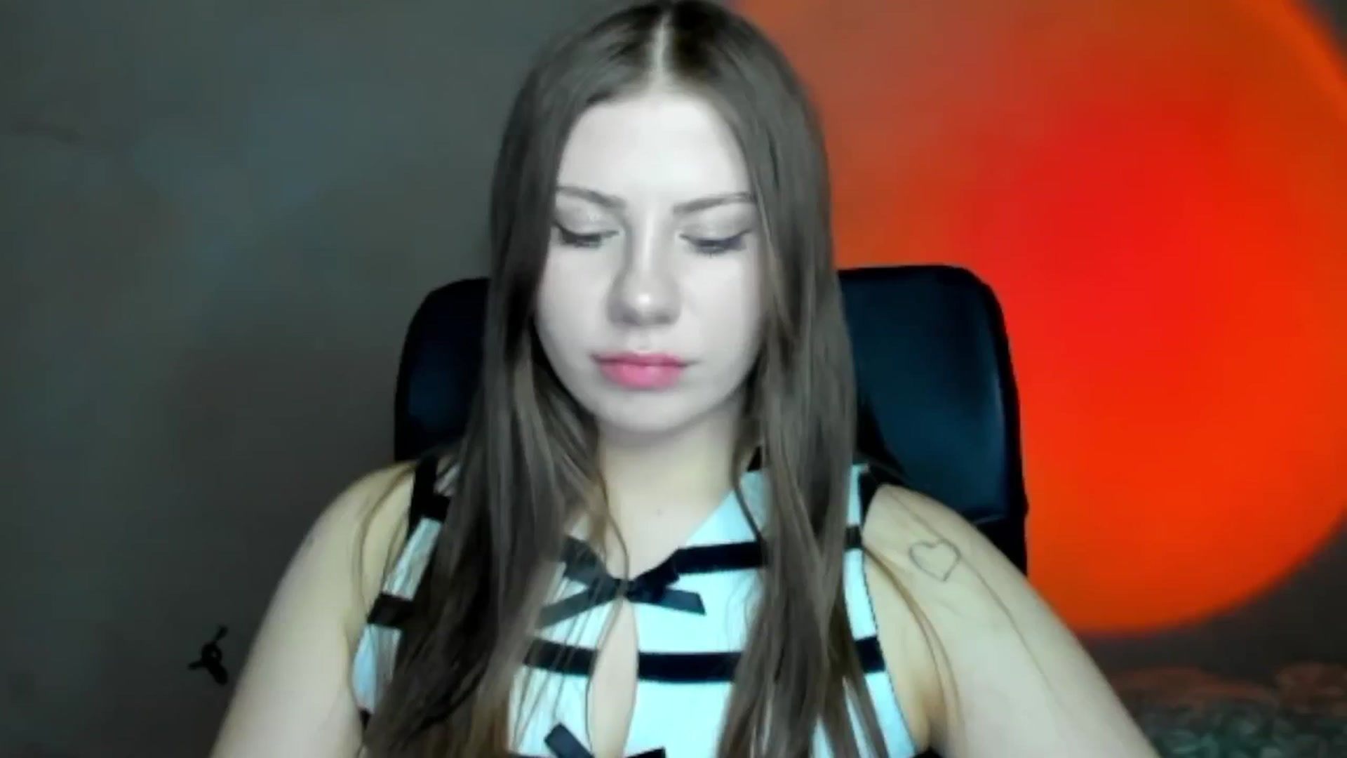 Gallery image thumbnail from FlyingDream's myfreecams stream on, 04/13/2026, 17:53 image 17 of 20