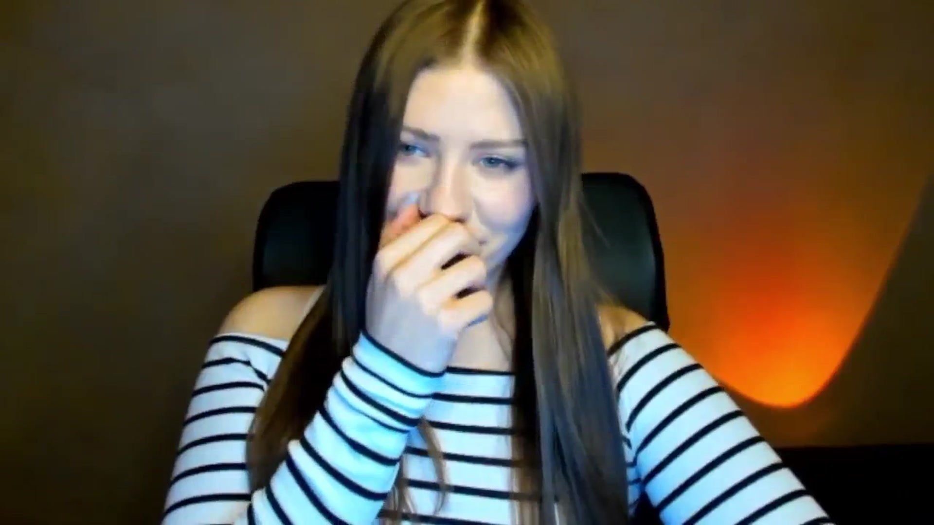 Gallery image thumbnail from FlyingDream's myfreecams stream on, 04/17/2026, 16:41 image 4 of 20