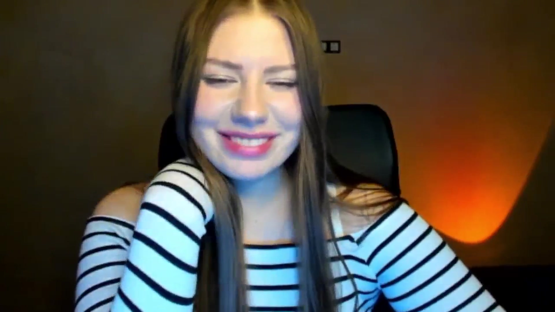 Gallery image thumbnail from FlyingDream's myfreecams stream on, 04/17/2026, 16:41 image 20 of 20
