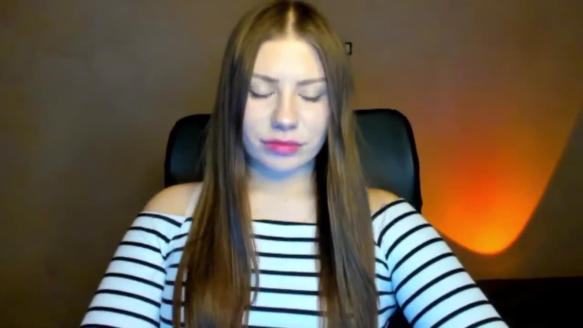 Gallery image thumbnail from FlyingDream's myfreecams stream on, 04/17/2026, 16:41 image 5 of 20