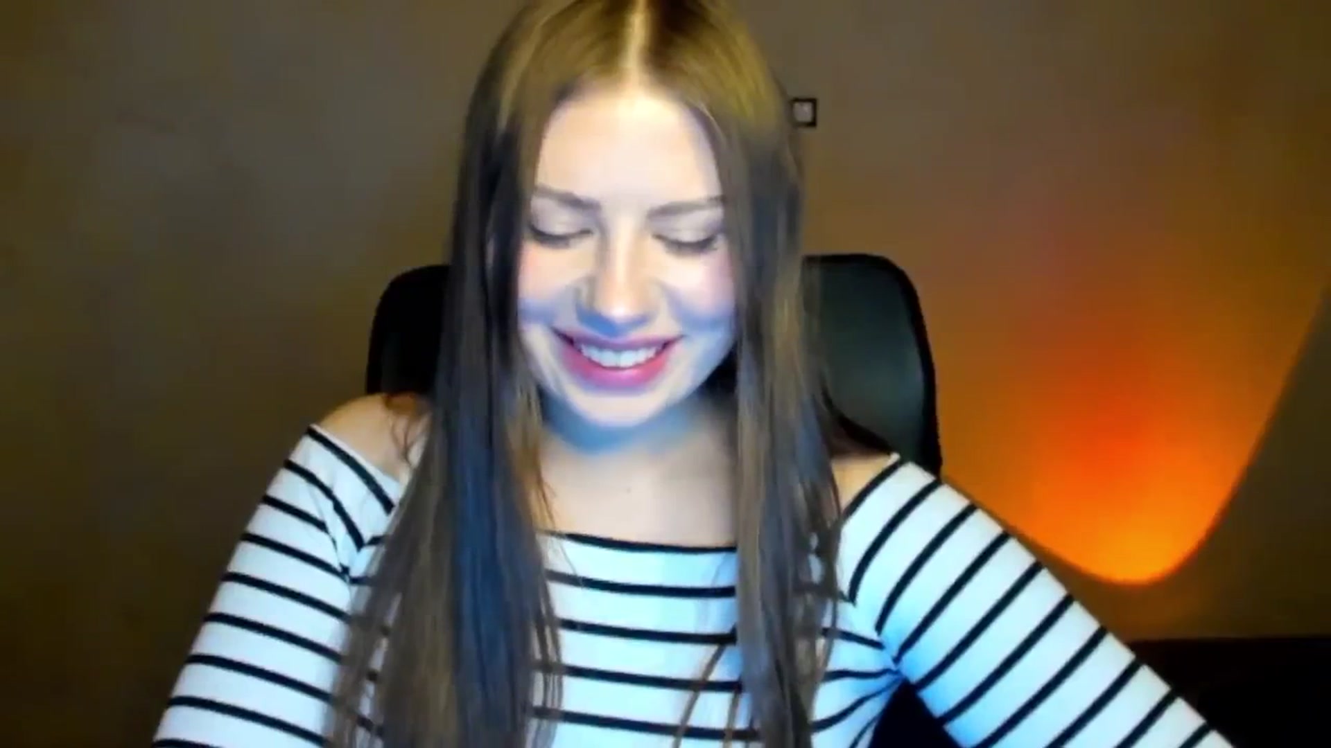 Gallery image thumbnail from FlyingDream's myfreecams stream on, 04/17/2026, 16:41 image 19 of 20