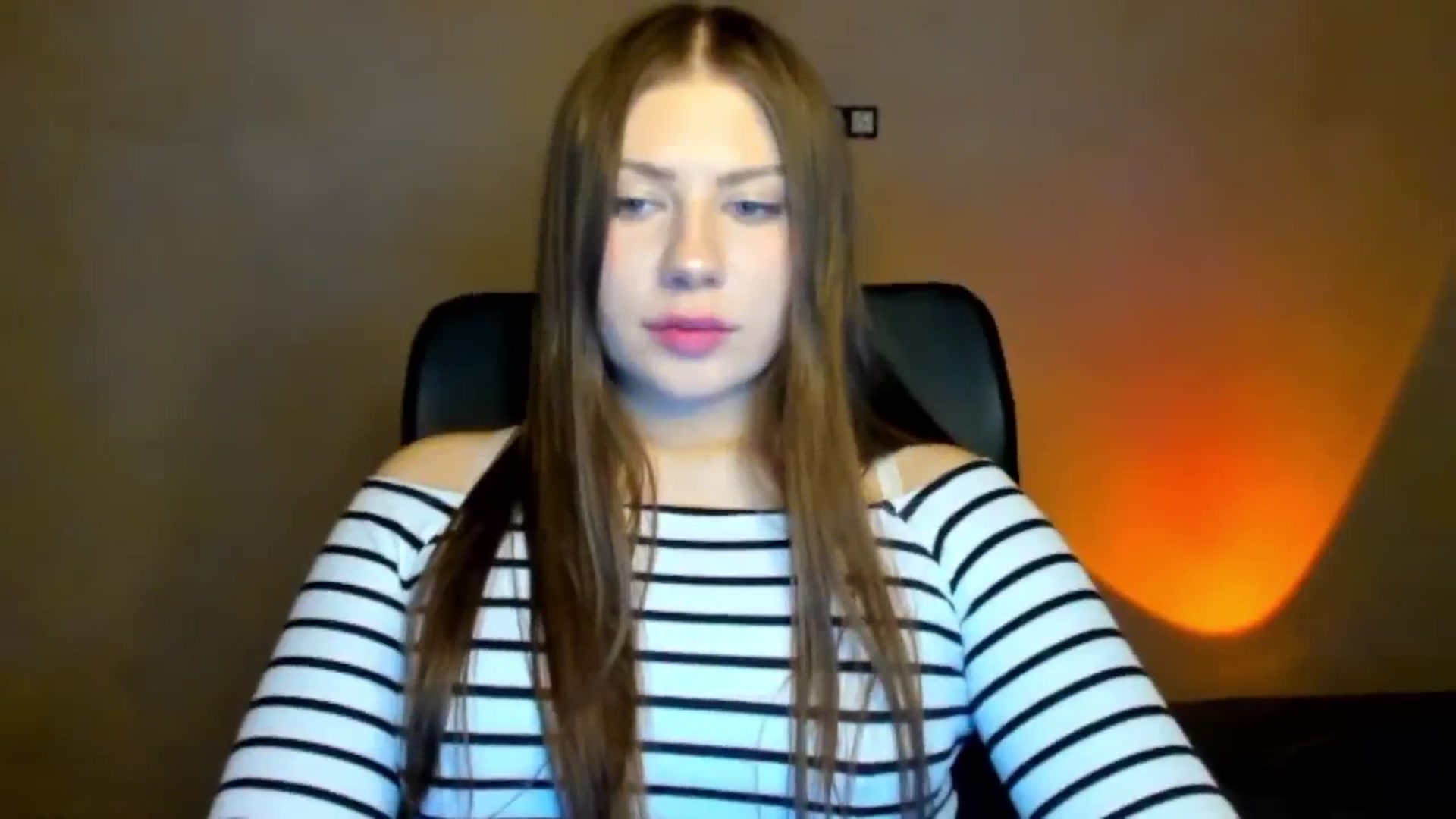 Gallery image thumbnail from FlyingDream's myfreecams stream on, 04/17/2026, 16:41 image 14 of 20
