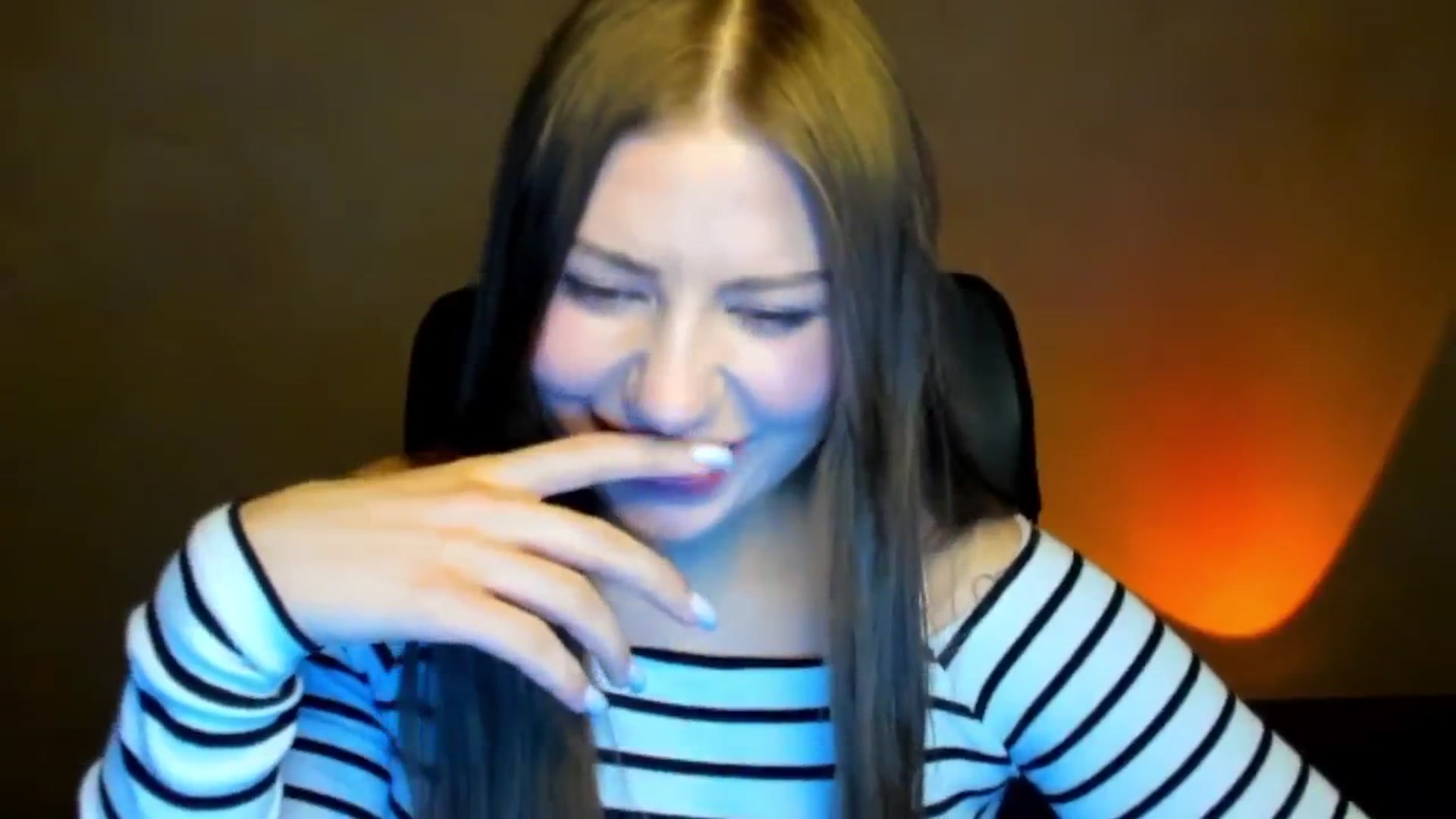 Gallery image thumbnail from FlyingDream's myfreecams stream on, 04/17/2026, 16:41 image 18 of 20
