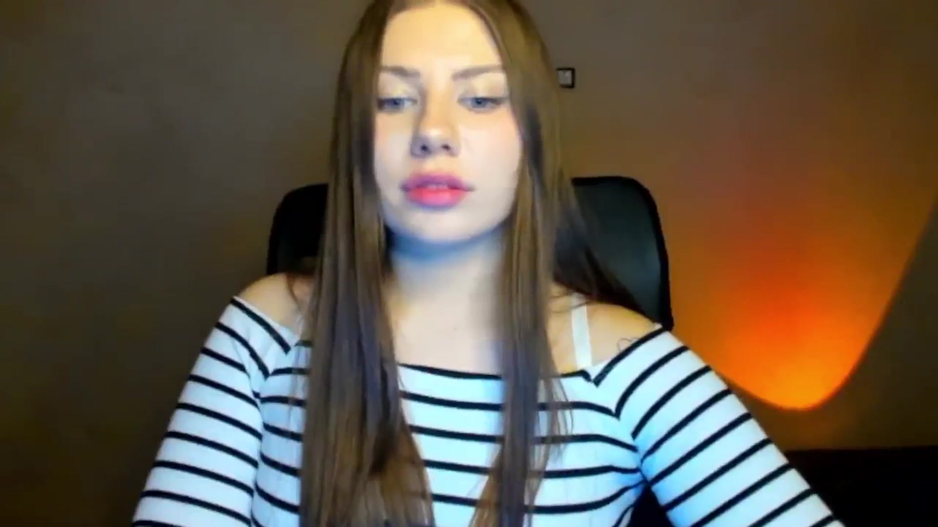 Gallery image thumbnail from FlyingDream's myfreecams stream on, 04/17/2026, 16:41 image 17 of 20
