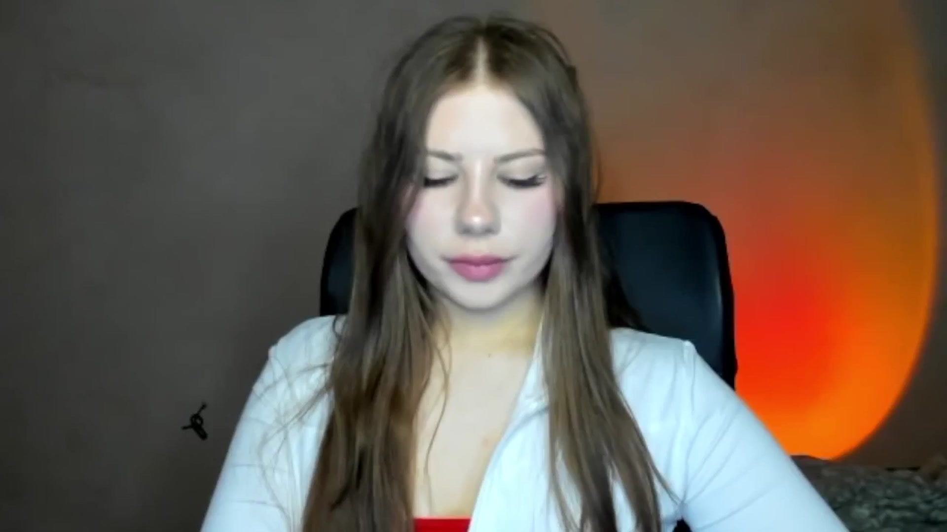 Gallery image thumbnail from FlyingDream's myfreecams stream on, 04/21/2026, 17:31 image 15 of 20