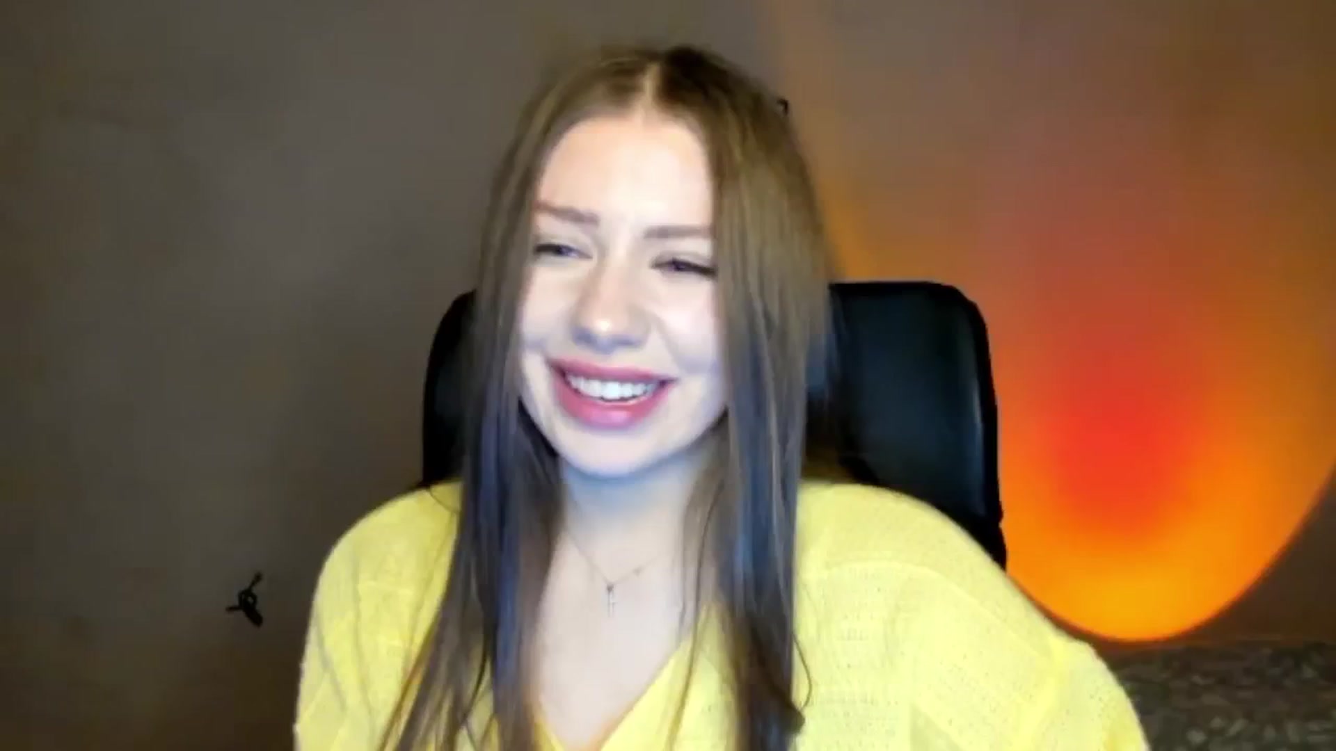 Gallery image thumbnail from FlyingDream's myfreecams stream on, 04/22/2026, 17:04 image 17 of 20