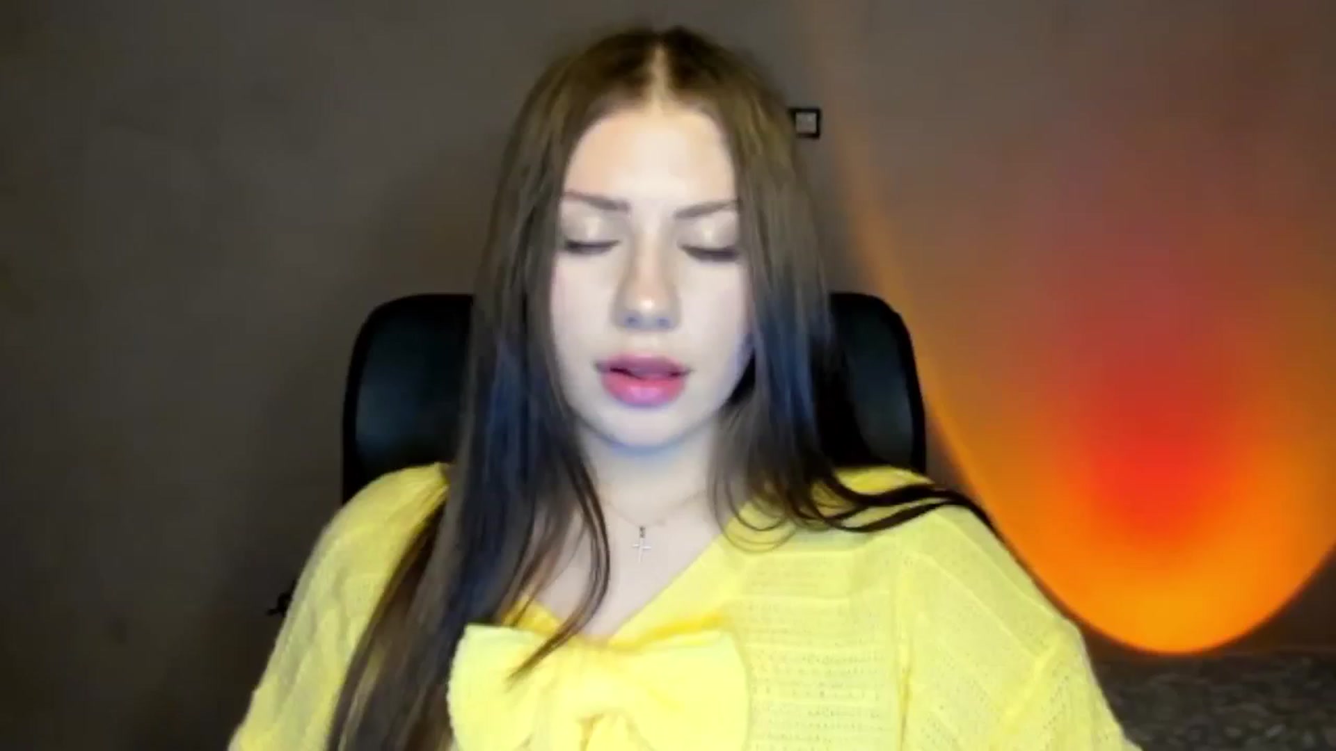Gallery image thumbnail from FlyingDream's myfreecams stream on, 04/22/2026, 17:04 image 11 of 20