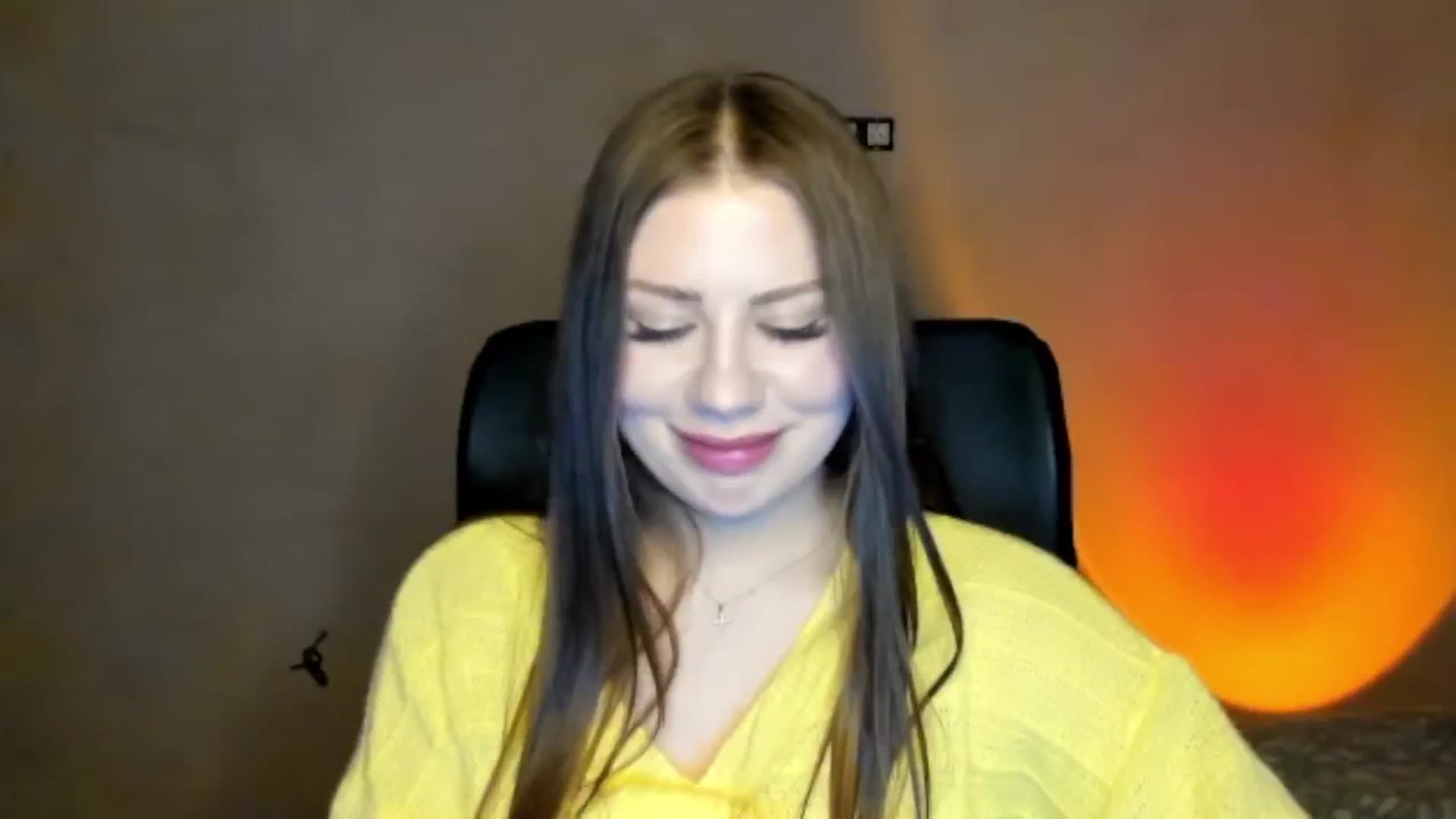 Gallery image thumbnail from FlyingDream's myfreecams stream on, 04/22/2026, 17:04 image 15 of 20