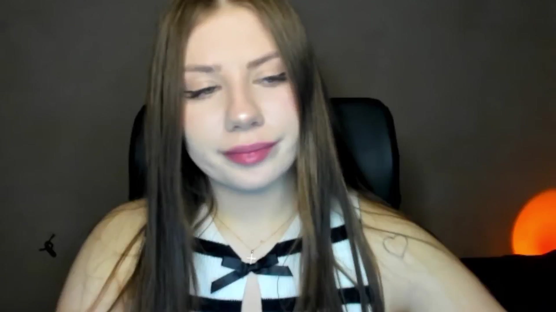 Gallery image thumbnail from FlyingDream's myfreecams stream on, 05/02/2026, 16:51 image 17 of 20