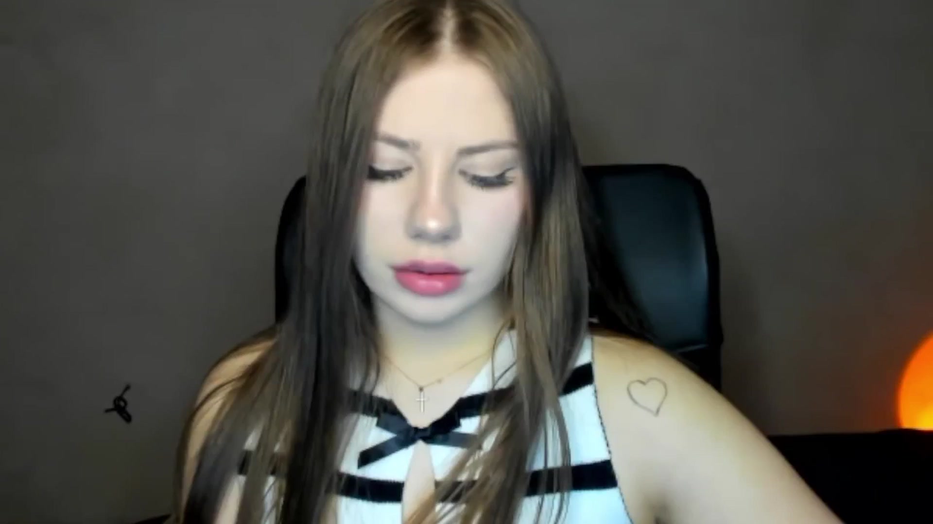 Gallery image thumbnail from FlyingDream's myfreecams stream on, 05/02/2026, 16:51 image 4 of 20
