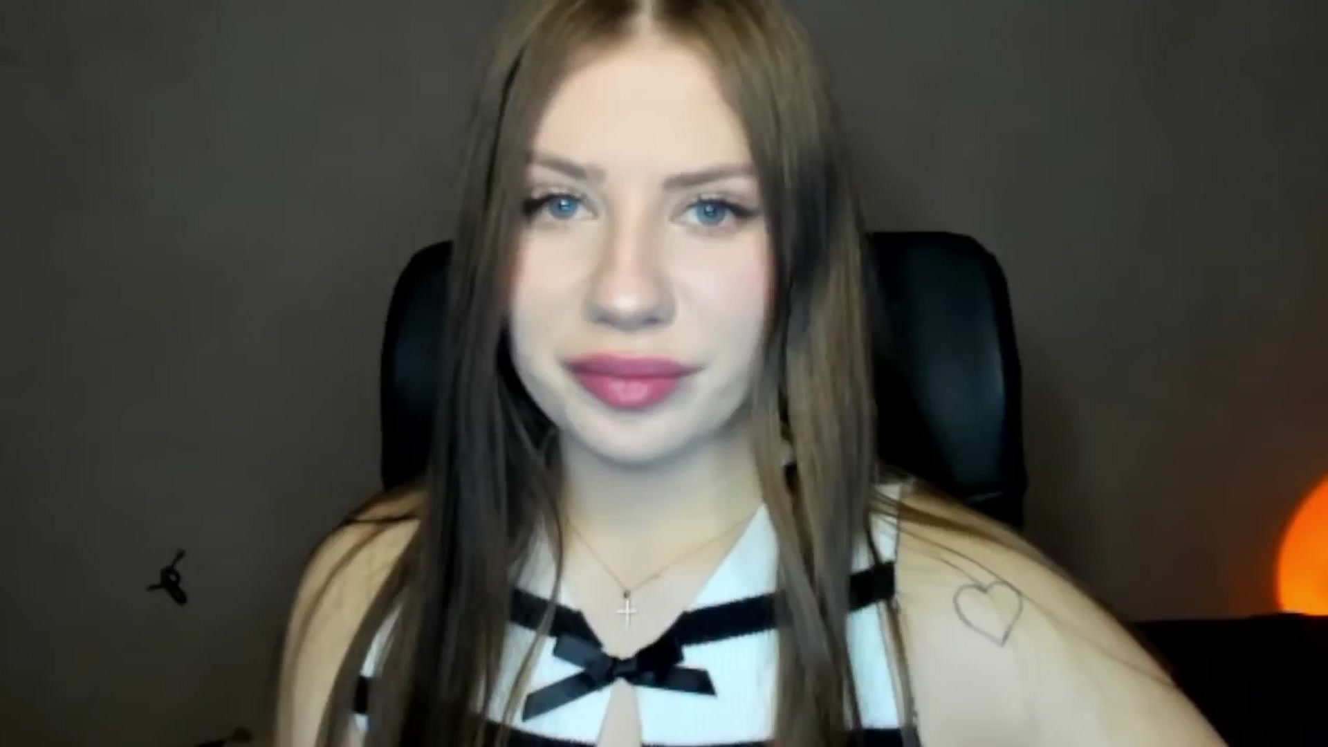 Gallery image thumbnail from FlyingDream's myfreecams stream on, 05/02/2026, 16:51 image 7 of 20