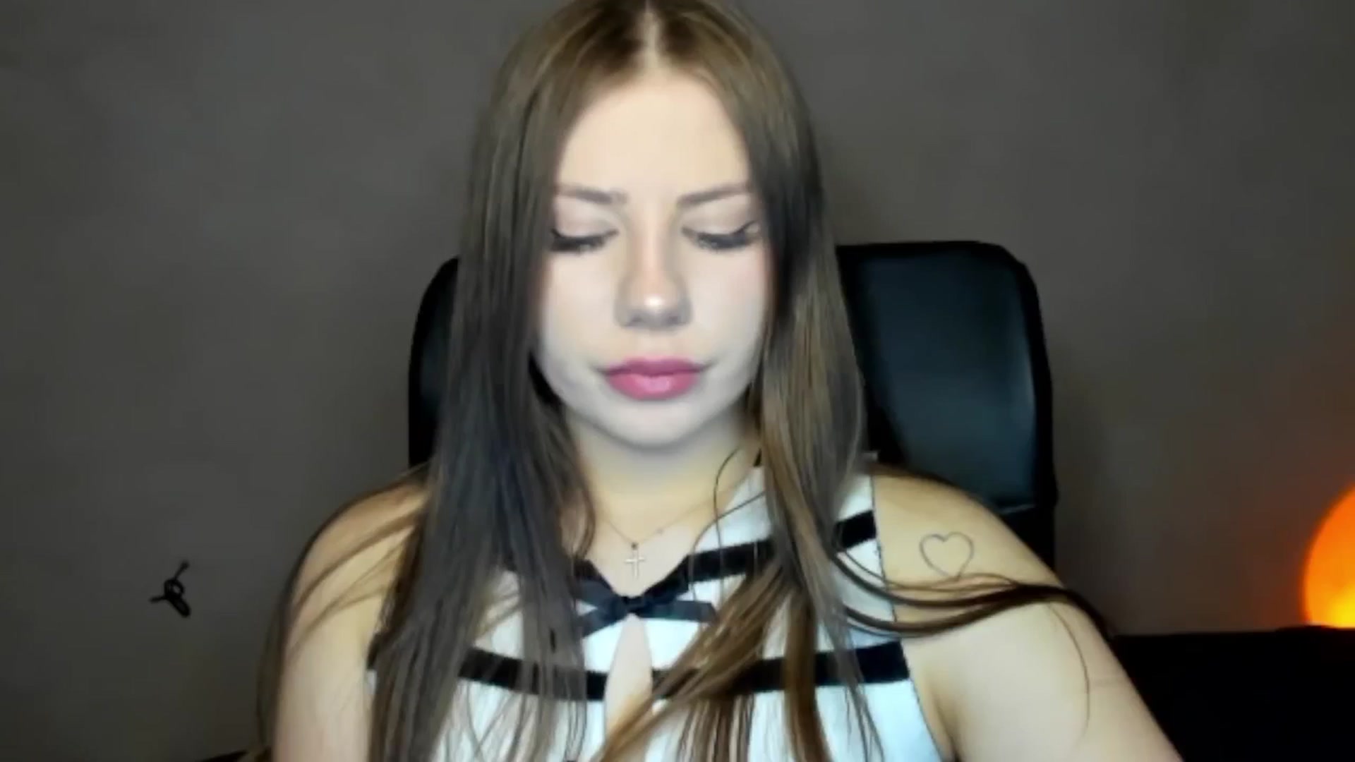 Gallery image thumbnail from FlyingDream's myfreecams stream on, 05/02/2026, 16:51 image 5 of 20