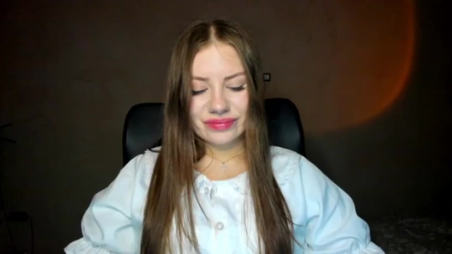 Gallery image thumbnail from FlyingDream's myfreecams stream on, 05/15/2026, 19:03 image 19 of 20