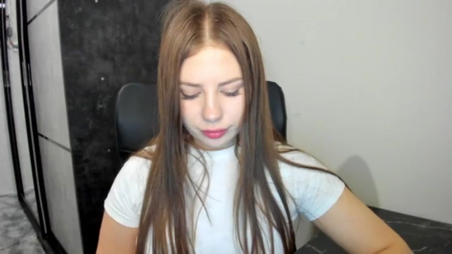 Gallery image thumbnail from FlyingDream's myfreecams stream on, 05/26/2026, 19:15 image 10 of 20