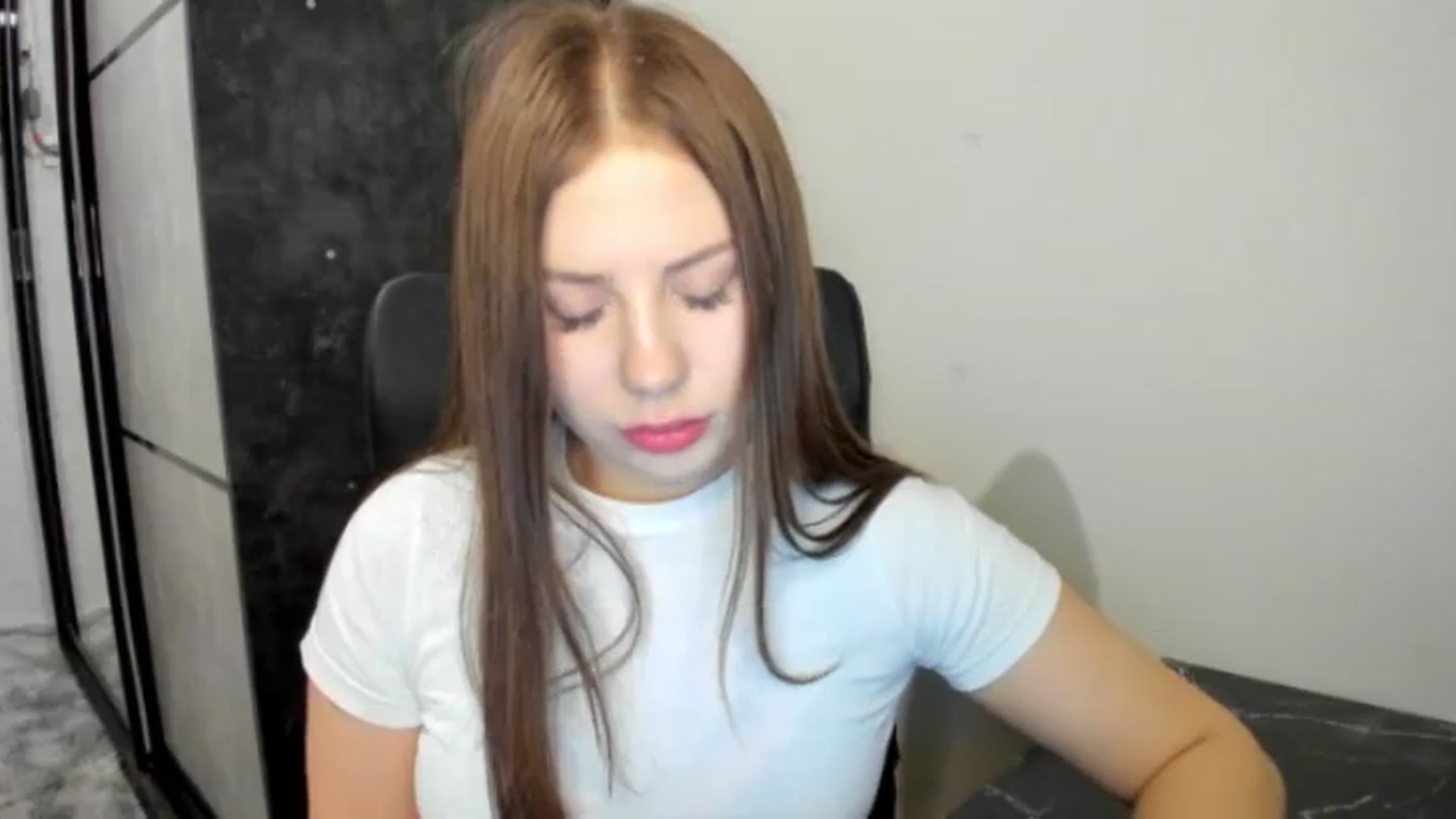 Gallery image thumbnail from FlyingDream's myfreecams stream on, 05/26/2026, 19:15 image 12 of 20