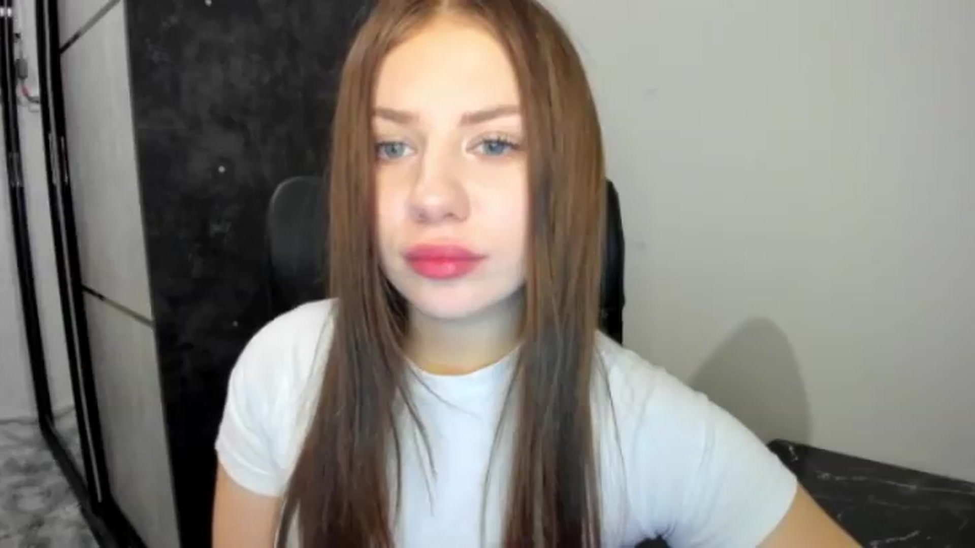 Gallery image thumbnail from FlyingDream's myfreecams stream on, 05/26/2026, 19:15 image 4 of 20