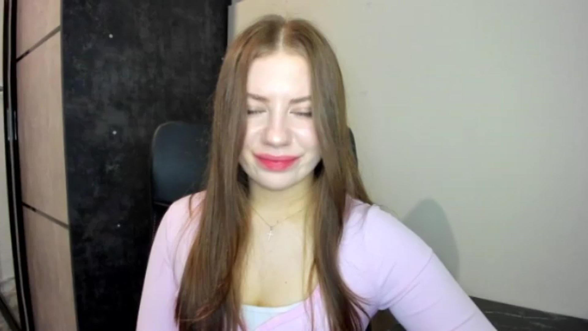 Gallery image thumbnail from FlyingDream's myfreecams stream on, 05/27/2026, 18:07 image 12 of 20