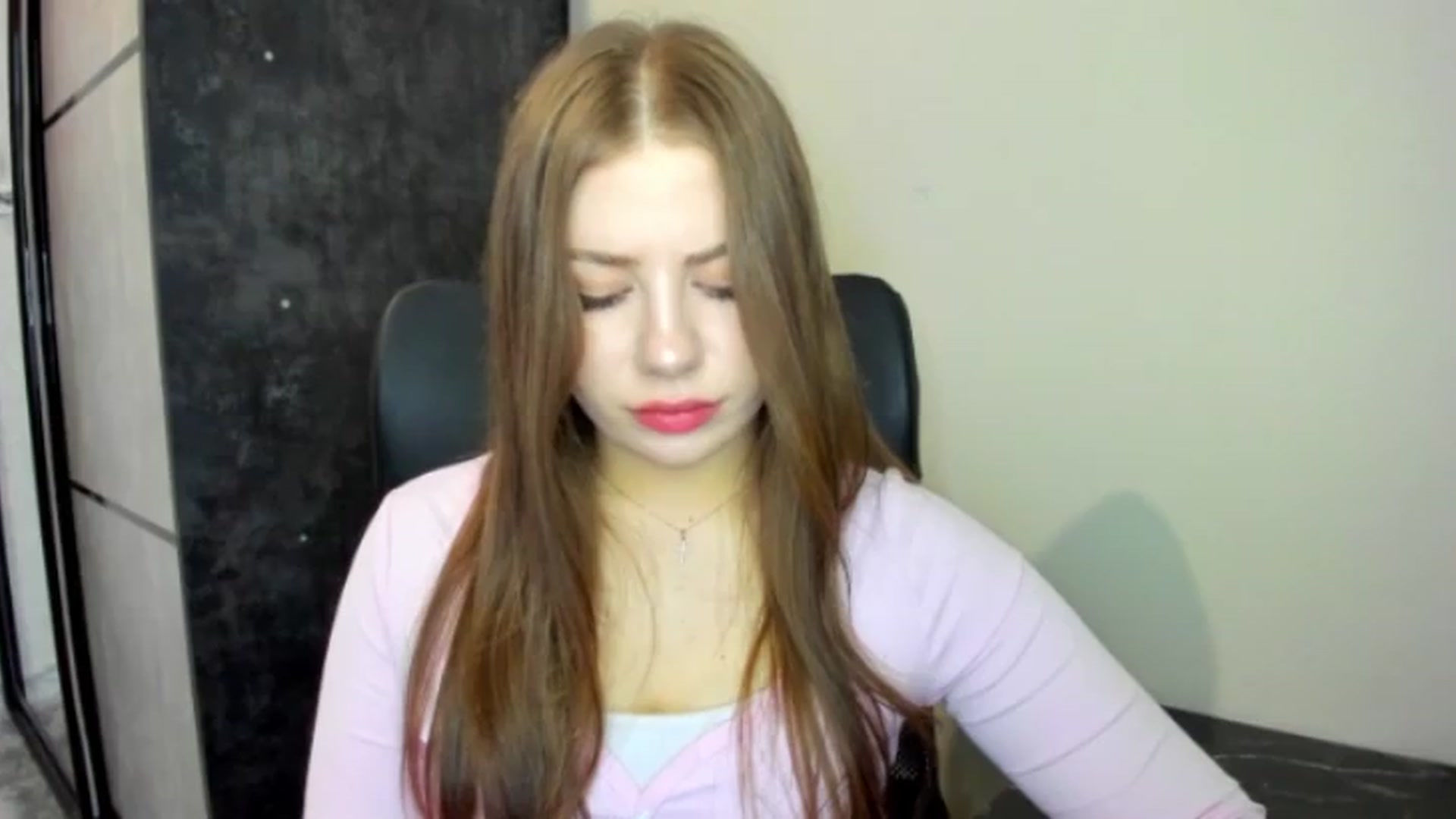 Gallery image thumbnail from FlyingDream's myfreecams stream on, 05/27/2026, 18:07 image 3 of 20