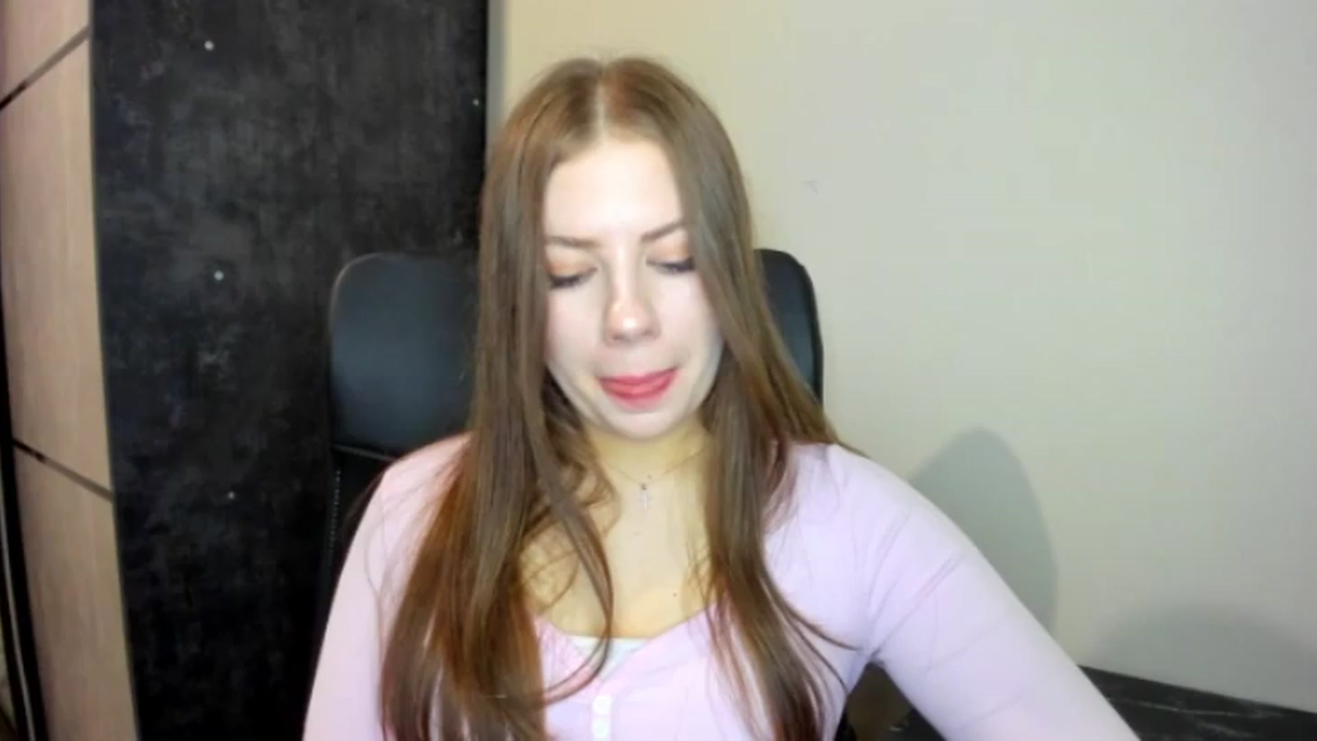 Gallery image thumbnail from FlyingDream's myfreecams stream on, 05/27/2026, 18:07 image 19 of 20
