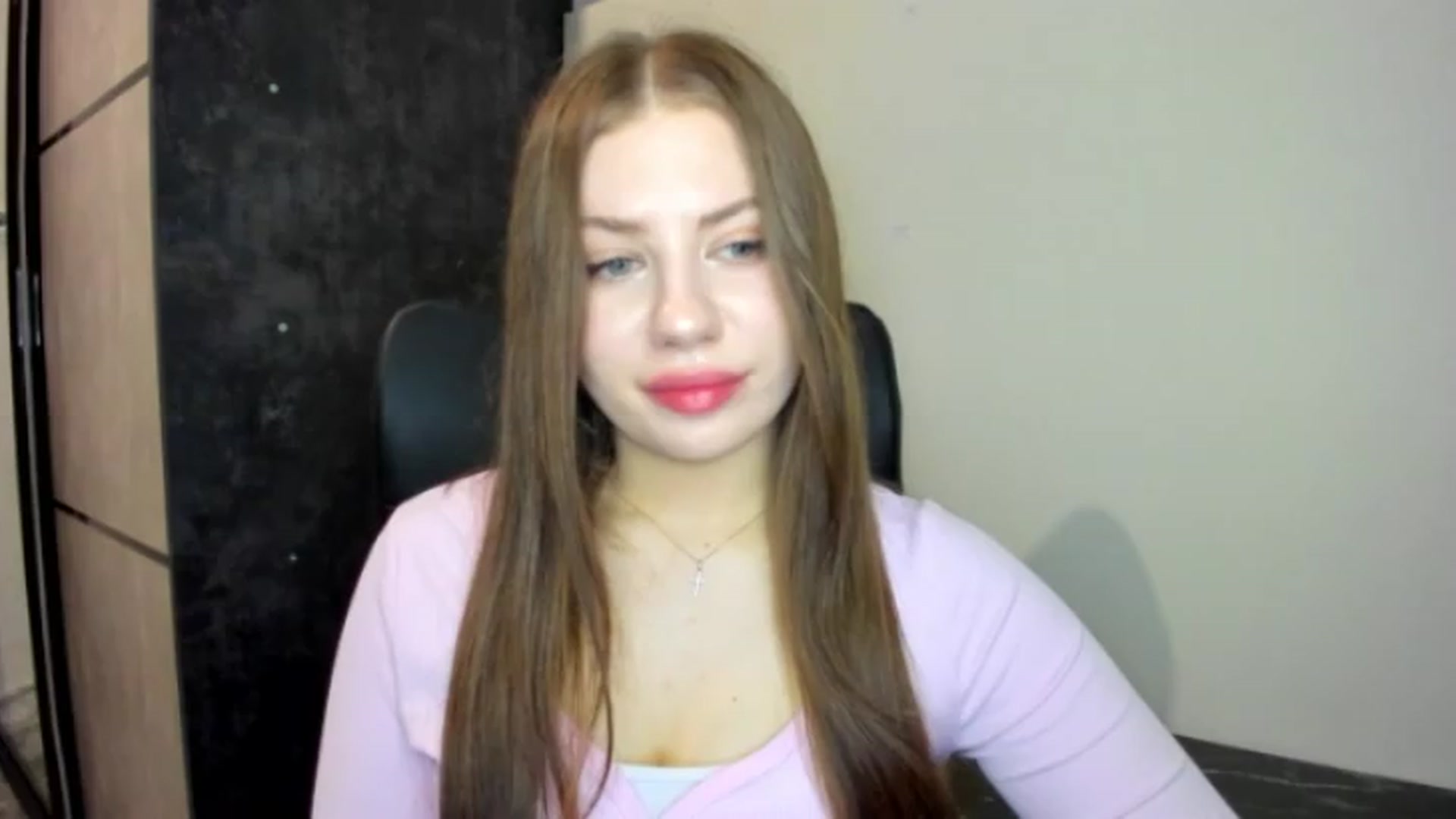 Gallery image thumbnail from FlyingDream's myfreecams stream on, 05/27/2026, 18:07 image 14 of 20