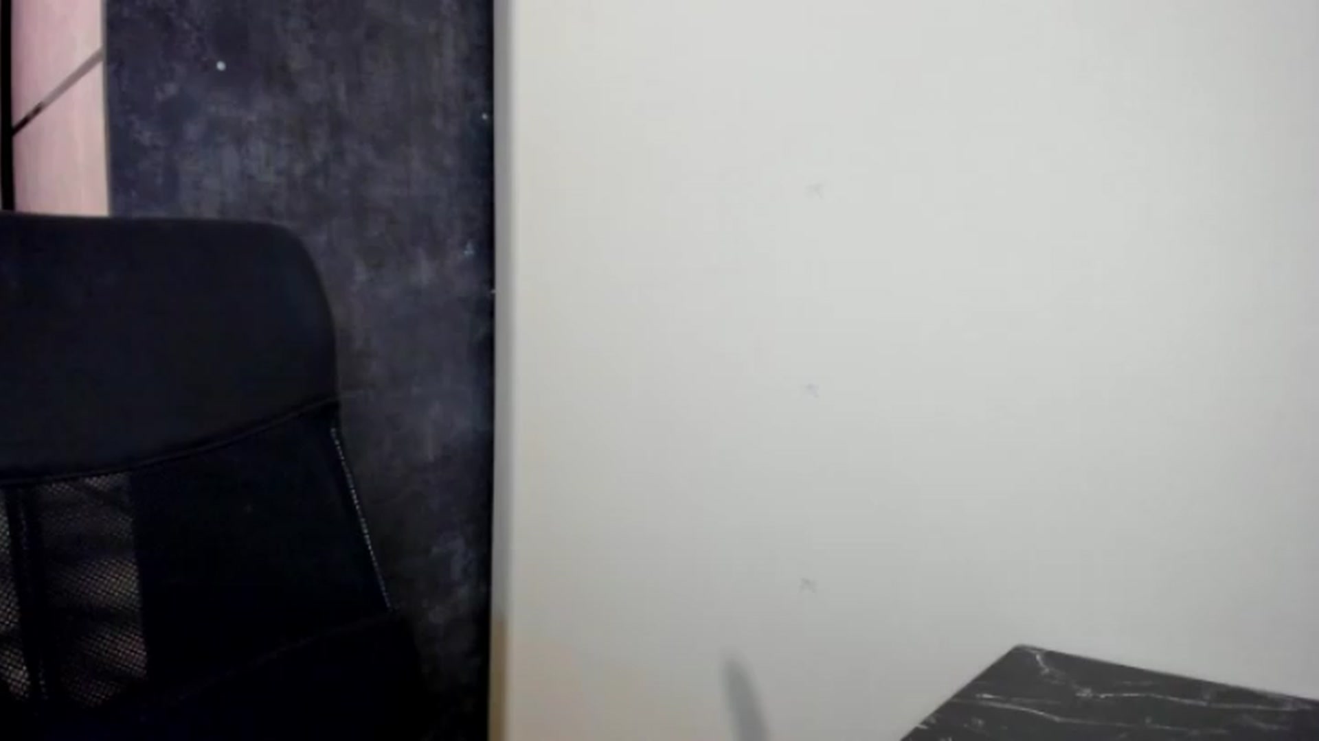 Gallery image thumbnail from FlyingDream's myfreecams stream on, 05/30/2026, 20:08 image 15 of 20