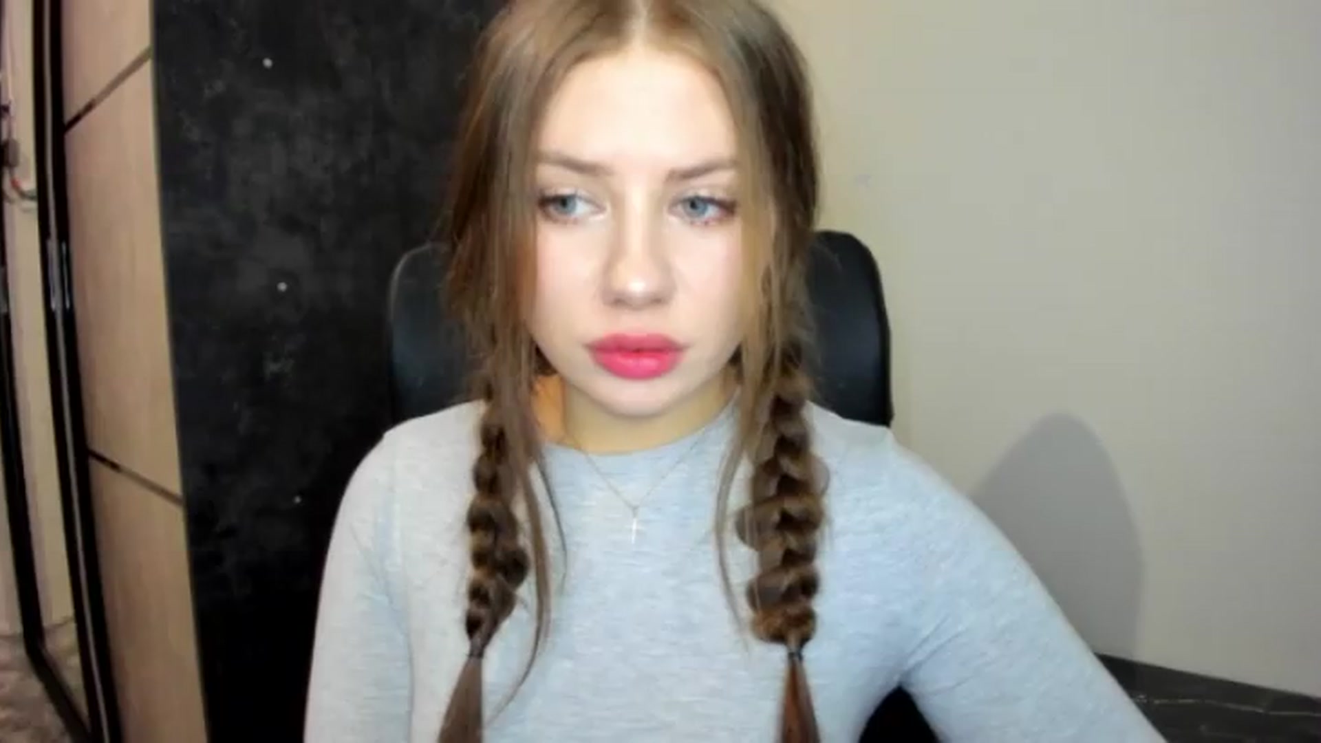 Gallery image thumbnail from FlyingDream's myfreecams stream on, 05/30/2026, 20:08 image 16 of 20