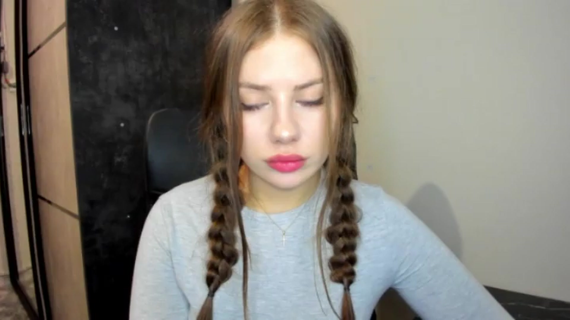 Gallery image thumbnail from FlyingDream's myfreecams stream on, 05/30/2026, 20:08 image 18 of 20