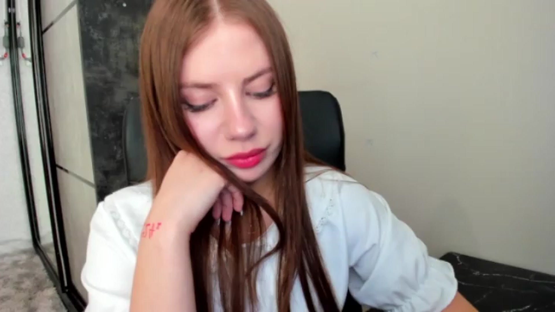 Gallery image thumbnail from FlyingDream's myfreecams stream on, 06/02/2026, 13:16 image 2 of 20