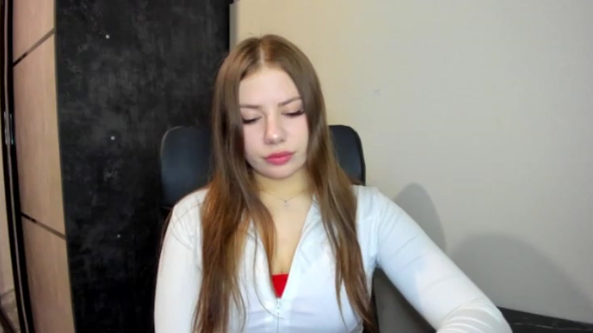 Gallery image thumbnail from FlyingDream's myfreecams stream on, 06/05/2026, 18:58 image 9 of 20