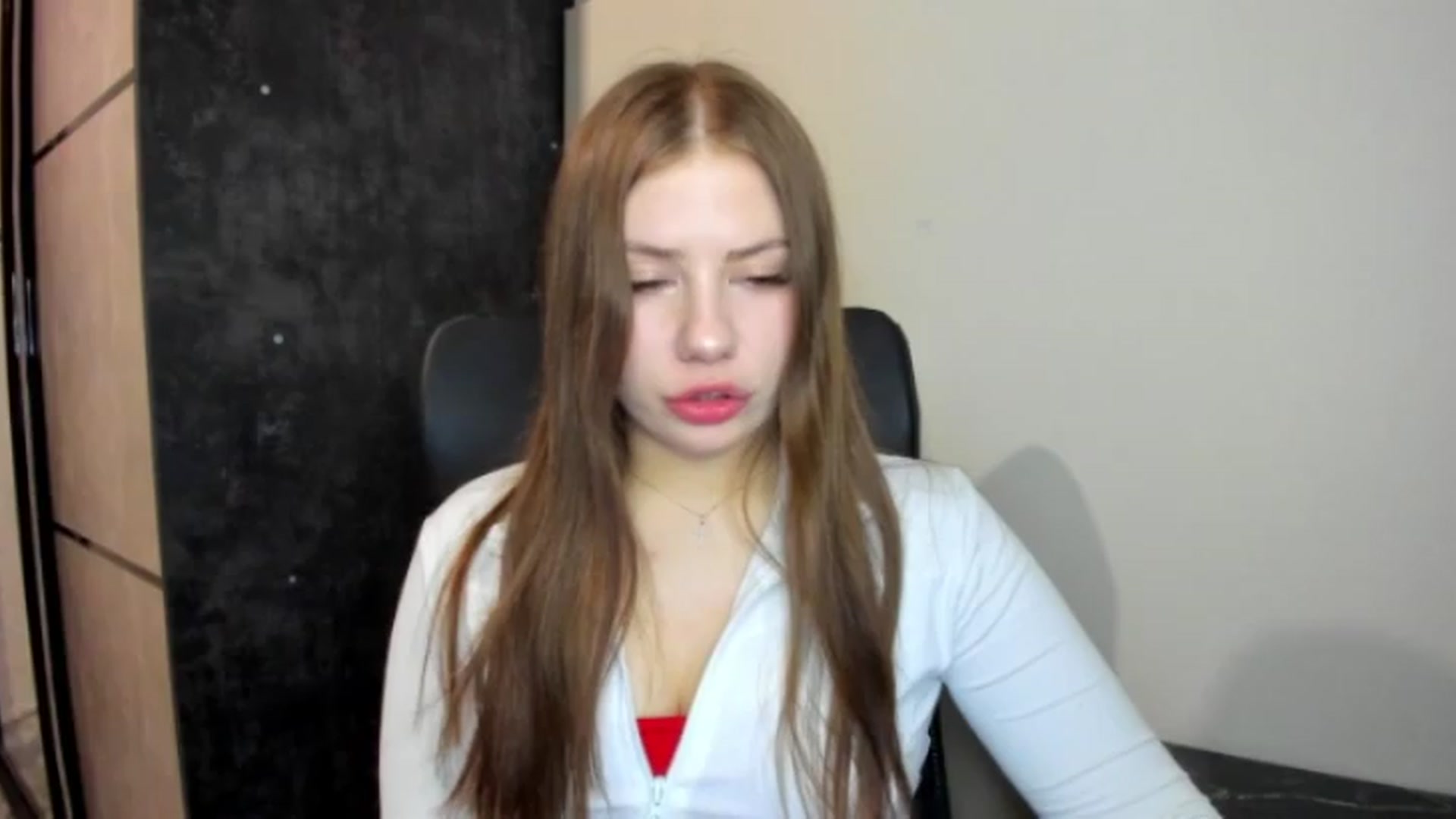Gallery image thumbnail from FlyingDream's myfreecams stream on, 06/05/2026, 18:58 image 14 of 20