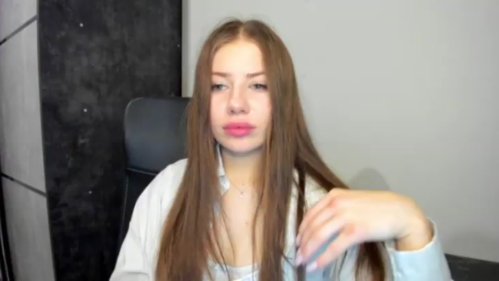 Gallery image thumbnail from FlyingDream's myfreecams stream on, 06/15/2026, 20:37 image 1 of 20