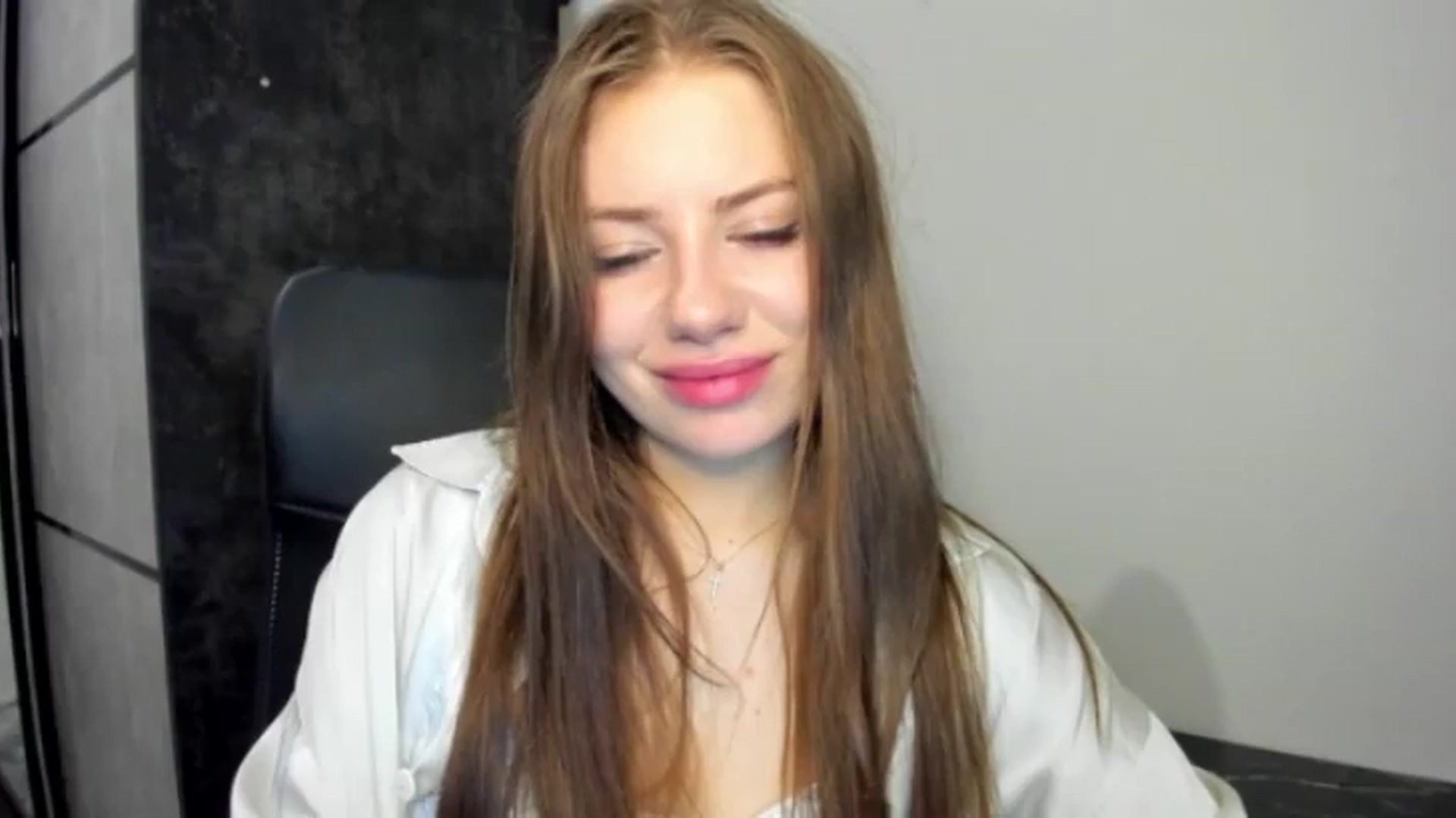Gallery image thumbnail from FlyingDream's myfreecams stream on, 06/15/2026, 20:37 image 18 of 20