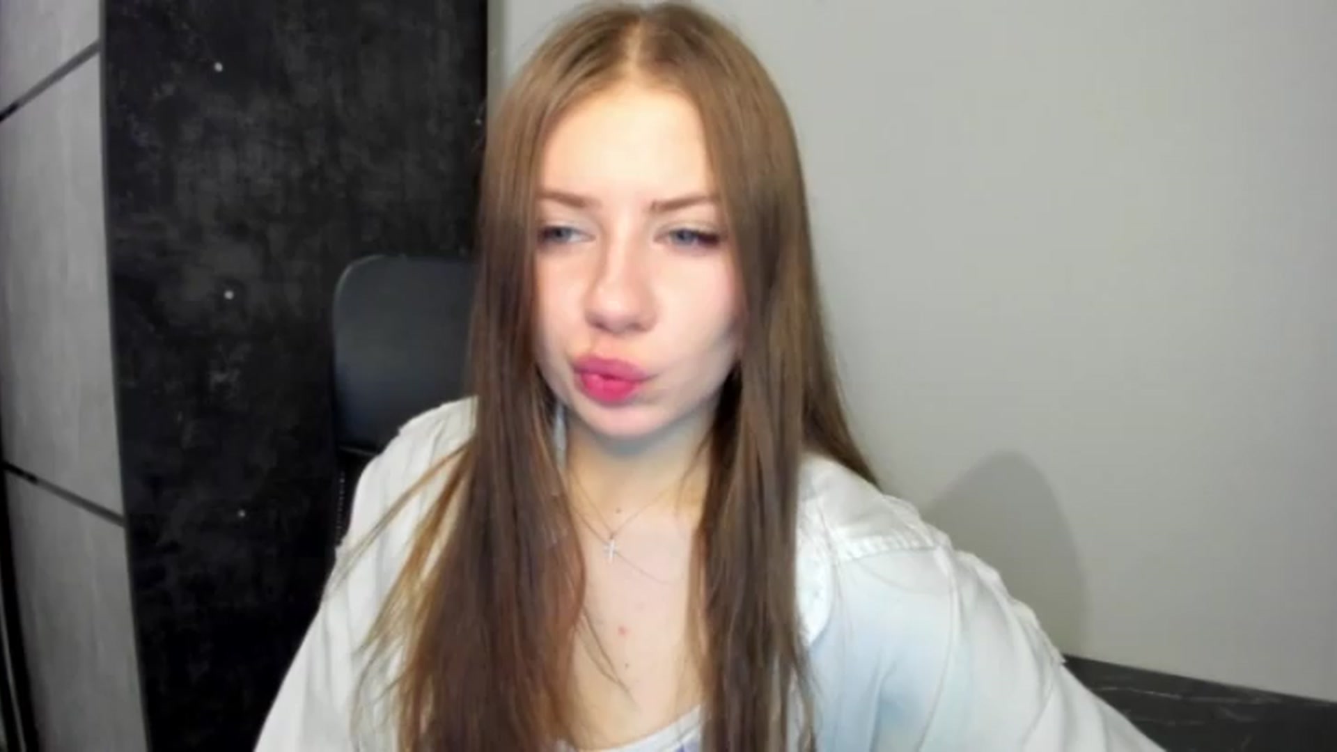 Gallery image thumbnail from FlyingDream's myfreecams stream on, 06/15/2026, 20:37 image 5 of 20
