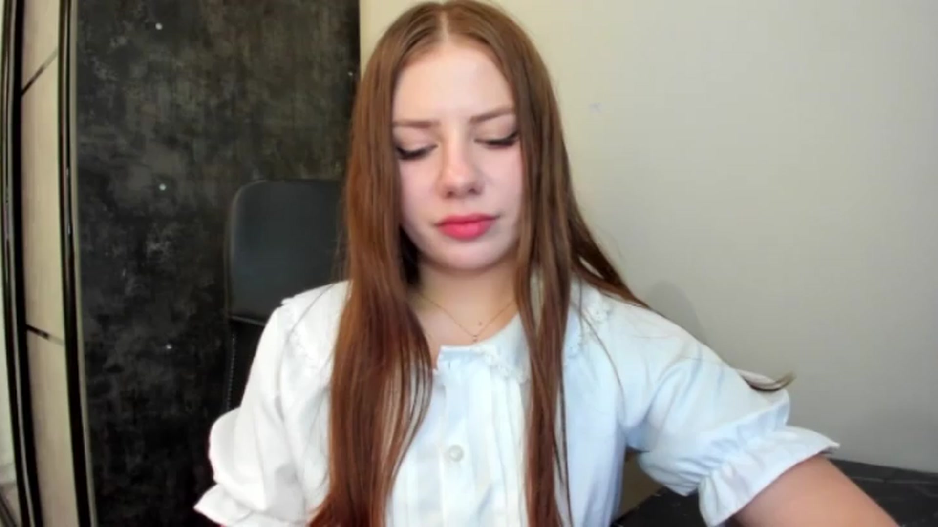 Gallery image thumbnail from FlyingDream's myfreecams stream on, 06/19/2026, 15:33 image 19 of 20