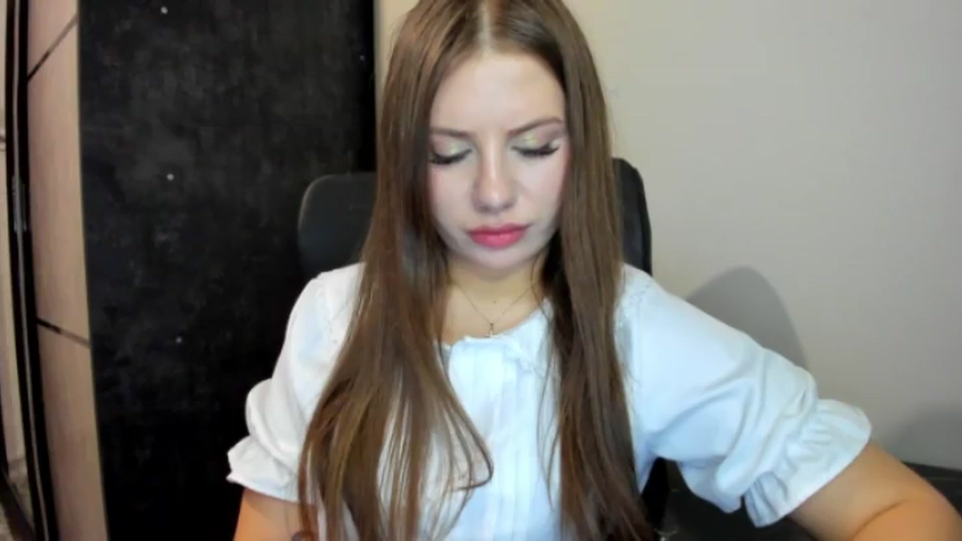 Gallery image thumbnail from FlyingDream's myfreecams stream on, 06/22/2026, 18:45 image 16 of 20
