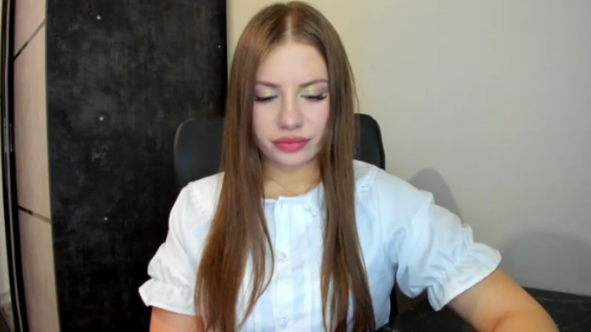 Gallery image thumbnail from FlyingDream's myfreecams stream on, 06/22/2026, 18:45 image 4 of 20