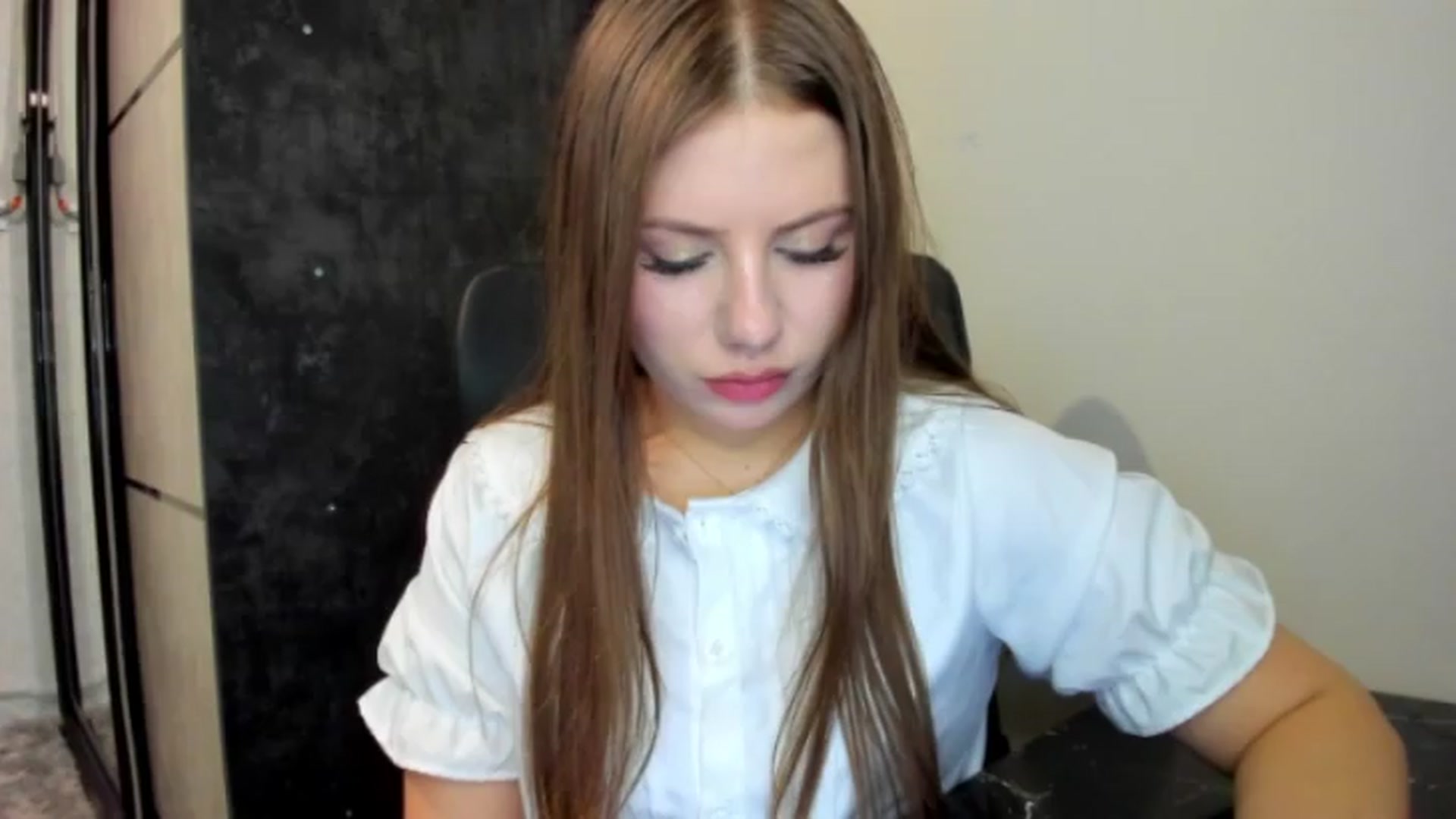Gallery image thumbnail from FlyingDream's myfreecams stream on, 06/22/2026, 18:45 image 1 of 20