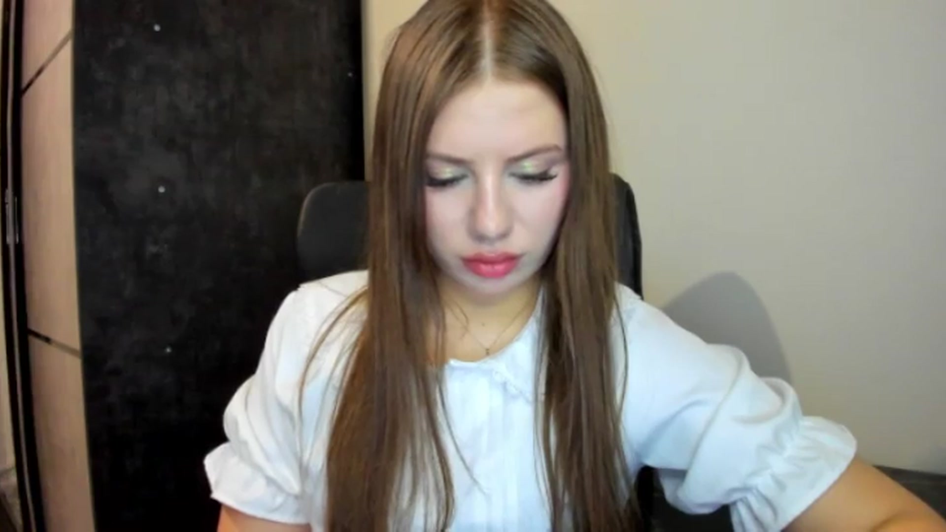 Gallery image thumbnail from FlyingDream's myfreecams stream on, 06/22/2026, 18:45 image 13 of 20