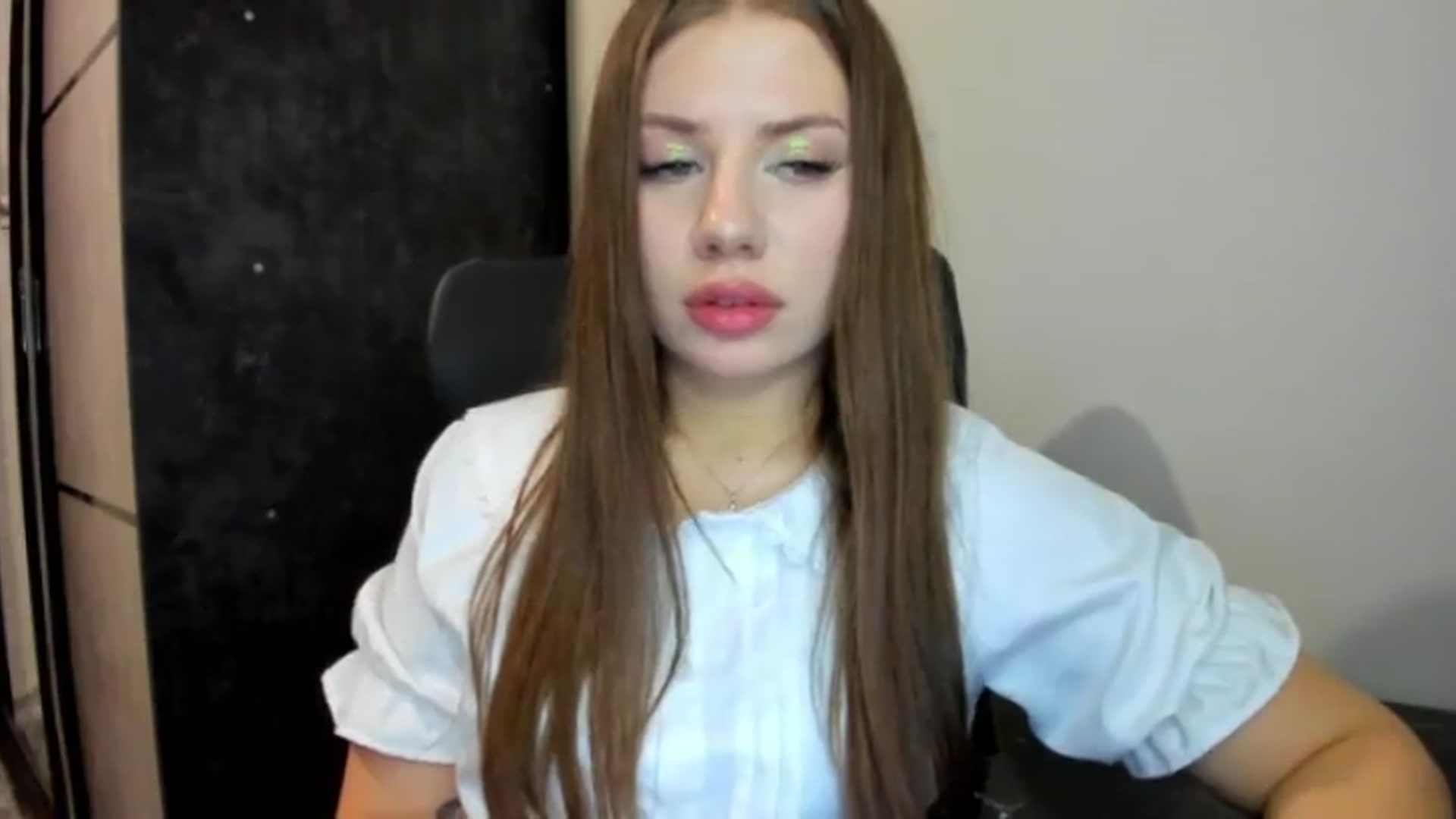 Gallery image thumbnail from FlyingDream's myfreecams stream on, 06/22/2026, 18:45 image 14 of 20