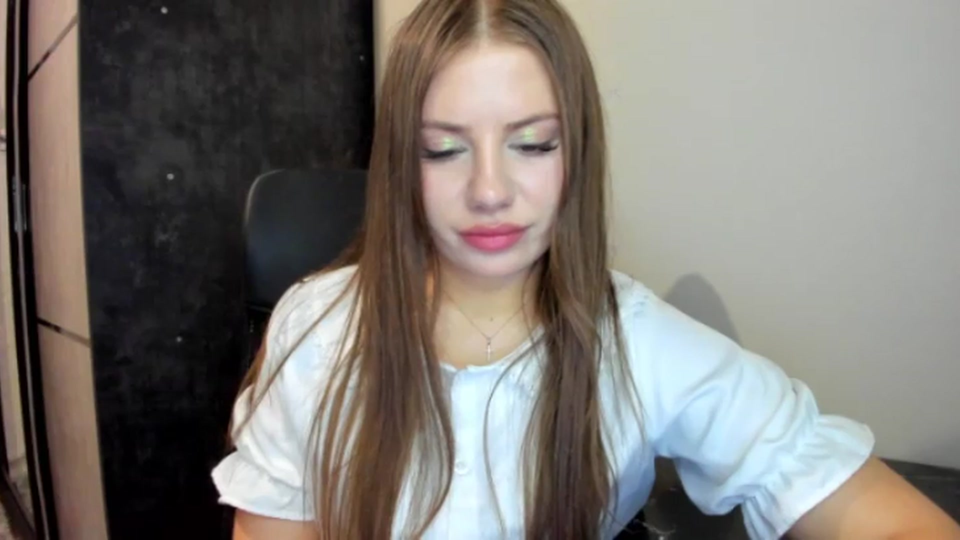Gallery image thumbnail from FlyingDream's myfreecams stream on, 06/22/2026, 18:45 image 20 of 20