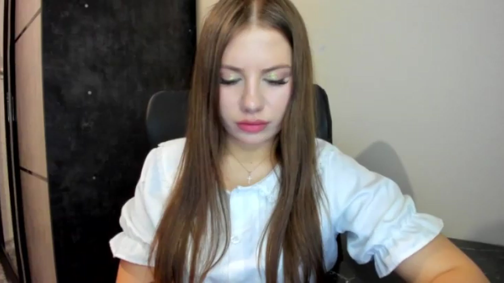 Gallery image thumbnail from FlyingDream's myfreecams stream on, 06/22/2026, 18:45 image 19 of 20