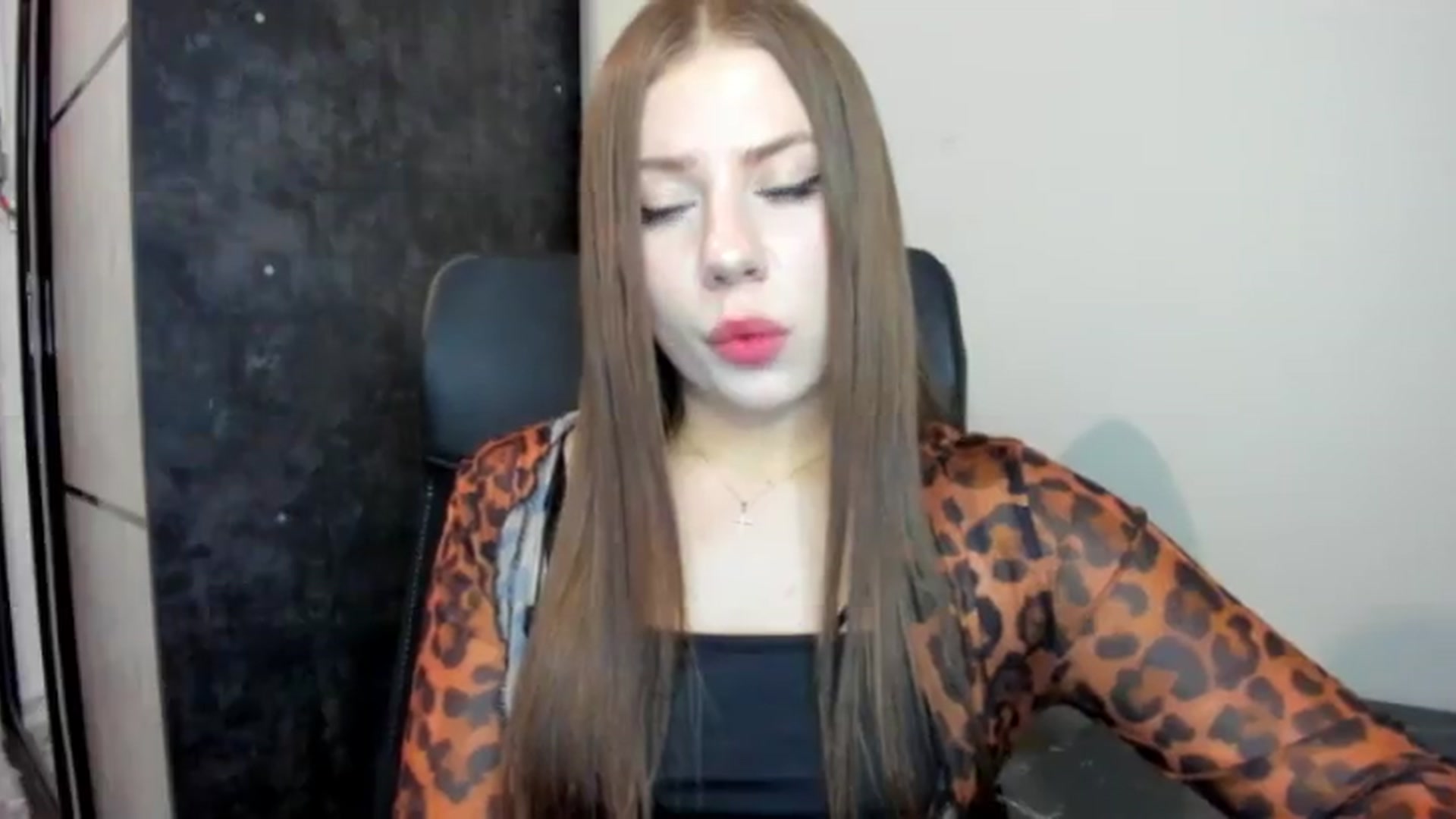 Gallery image thumbnail from FlyingDream's myfreecams stream on, 06/26/2026, 17:25 image 15 of 20