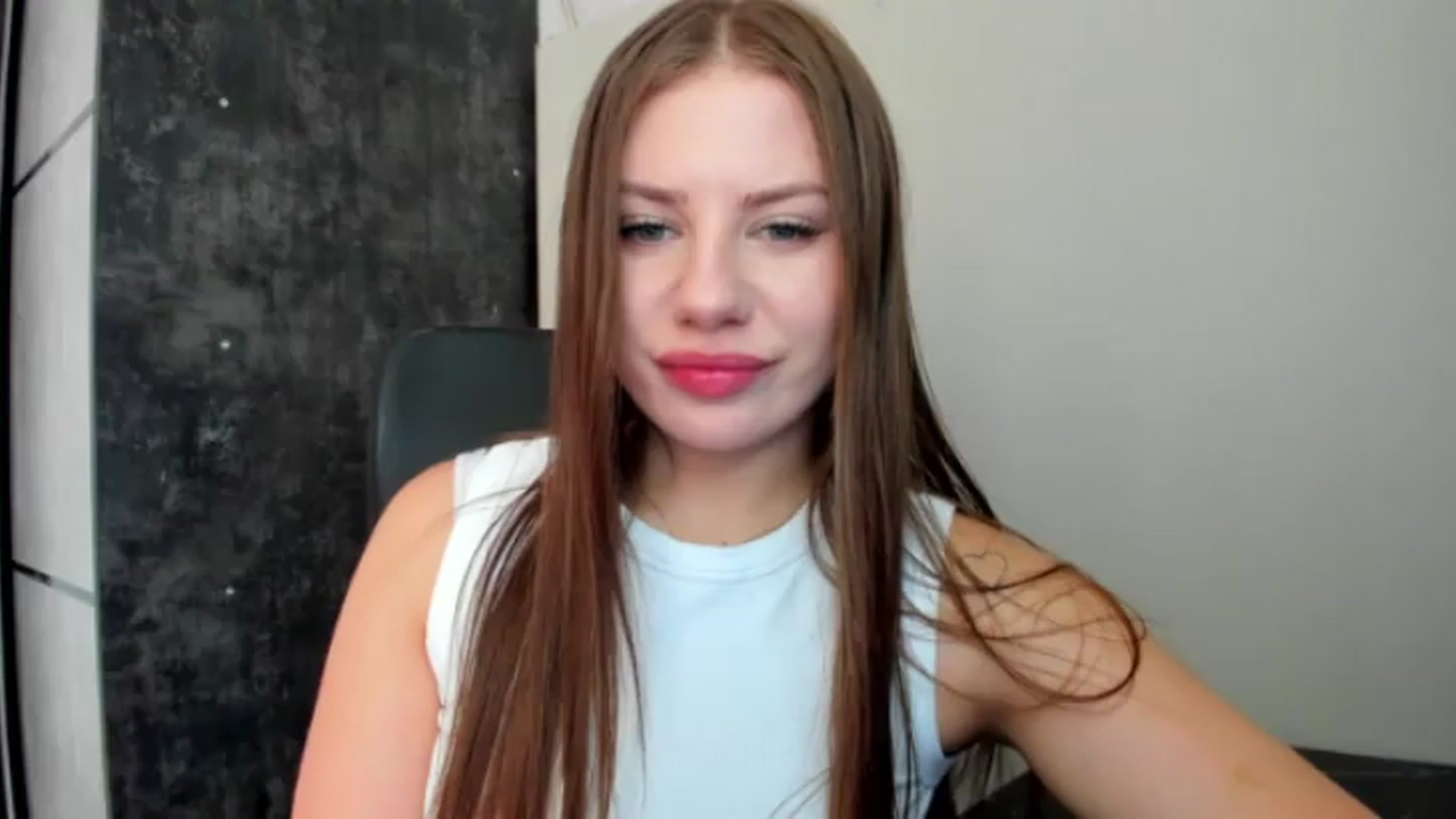 Gallery image thumbnail from FlyingDream's myfreecams stream on, 06/29/2026, 15:14 image 12 of 20