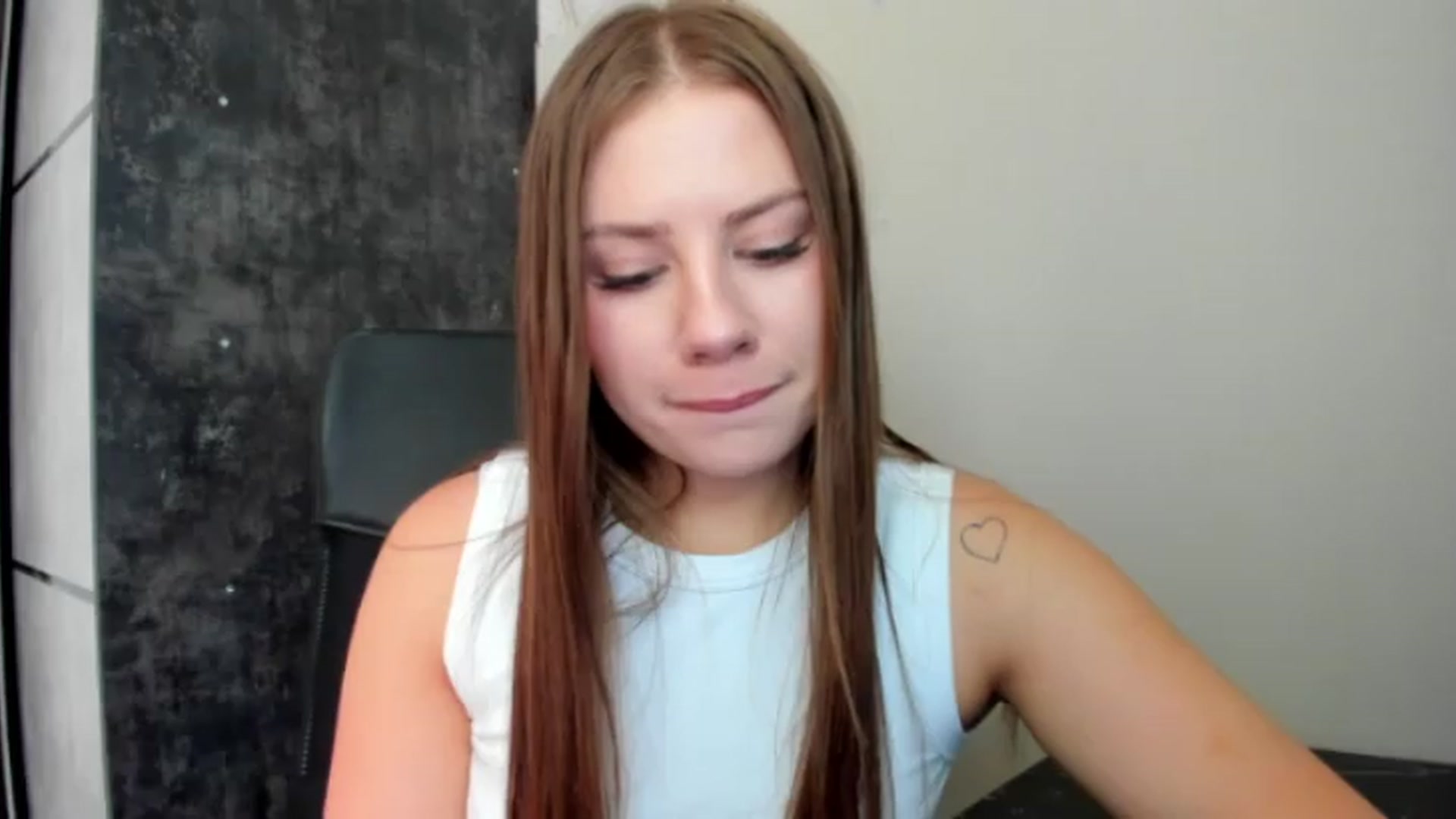 Gallery image thumbnail from FlyingDream's myfreecams stream on, 06/29/2026, 15:14 image 9 of 20