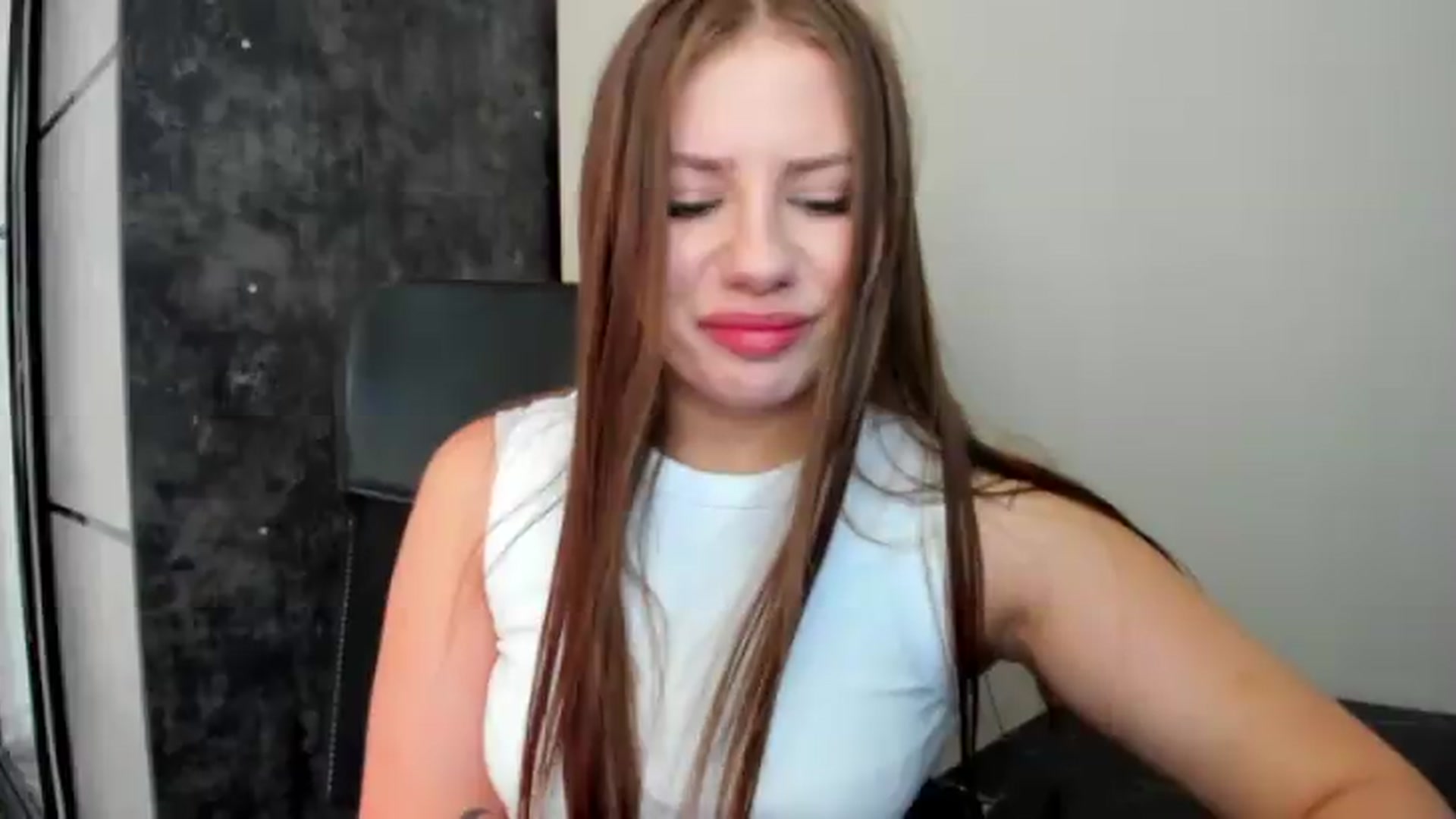 Gallery image thumbnail from FlyingDream's myfreecams stream on, 06/29/2026, 15:14 image 19 of 20